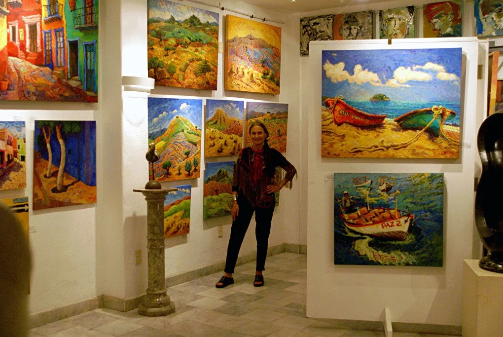 Ute Hagen in front of her work