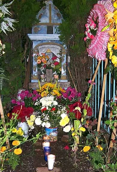 grave on the Day of the Dead - Ajijic's Pantheon
