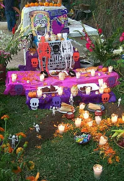 grave on the Day of the Dead - Ajijic's Pantheon