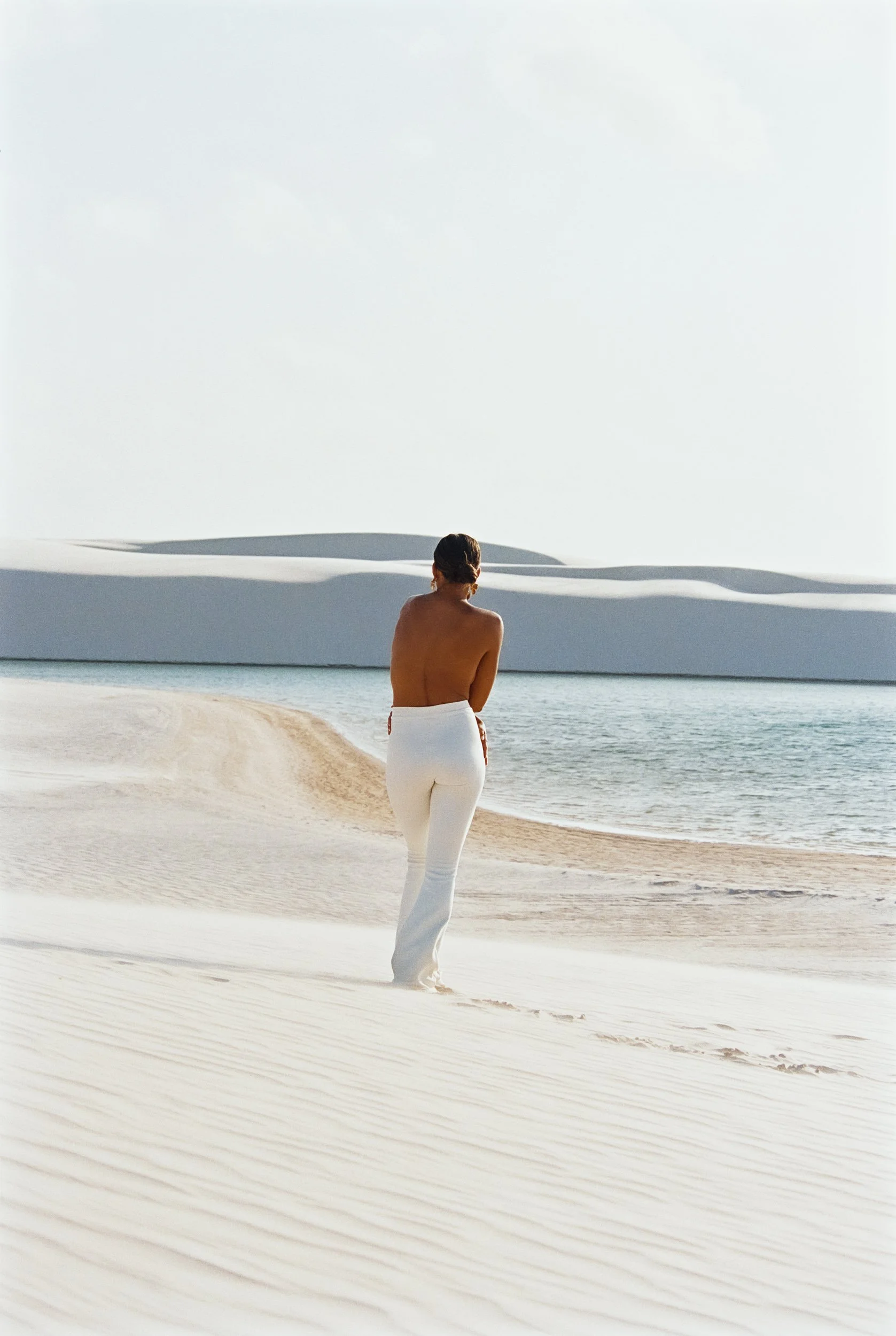 niya-swim-lencois-maranhenses-brazil-eduarda-goa-21.jpg