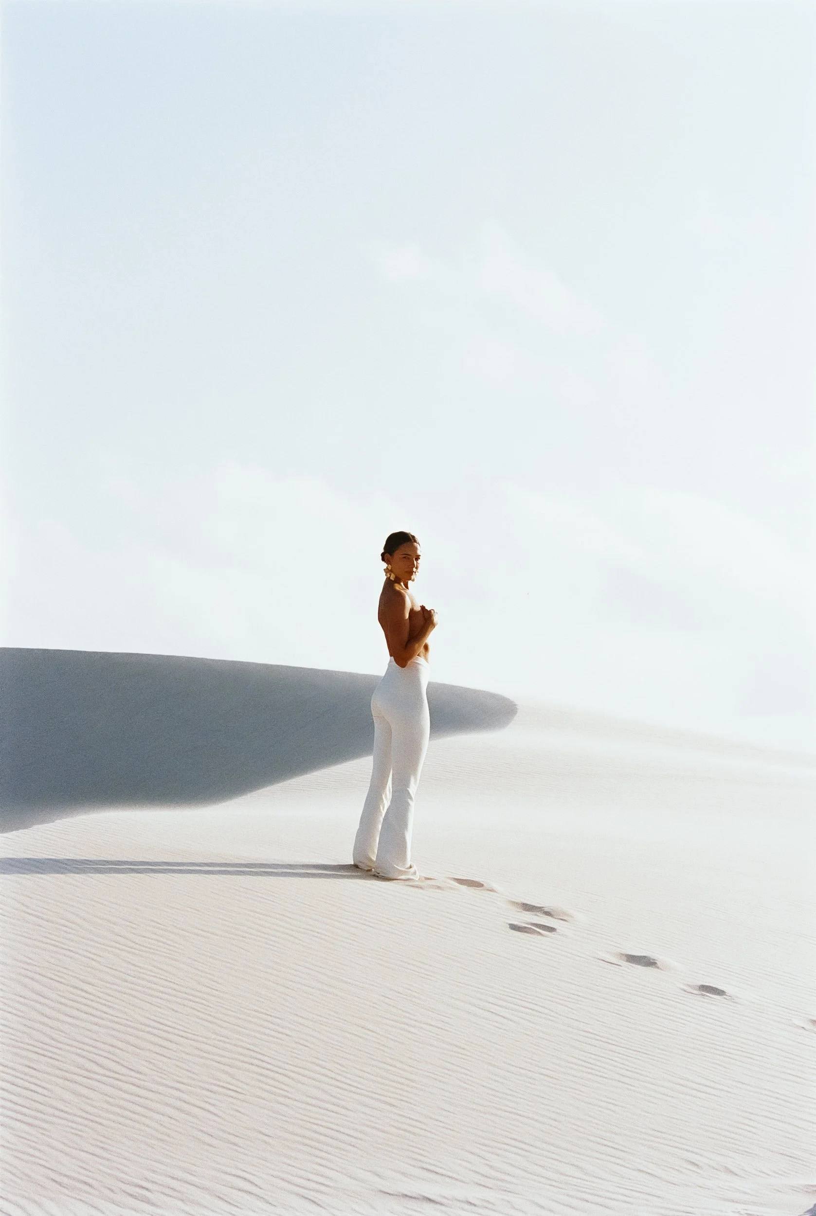 niya-swim-lencois-maranhenses-brazil-eduarda-goa-03.jpg