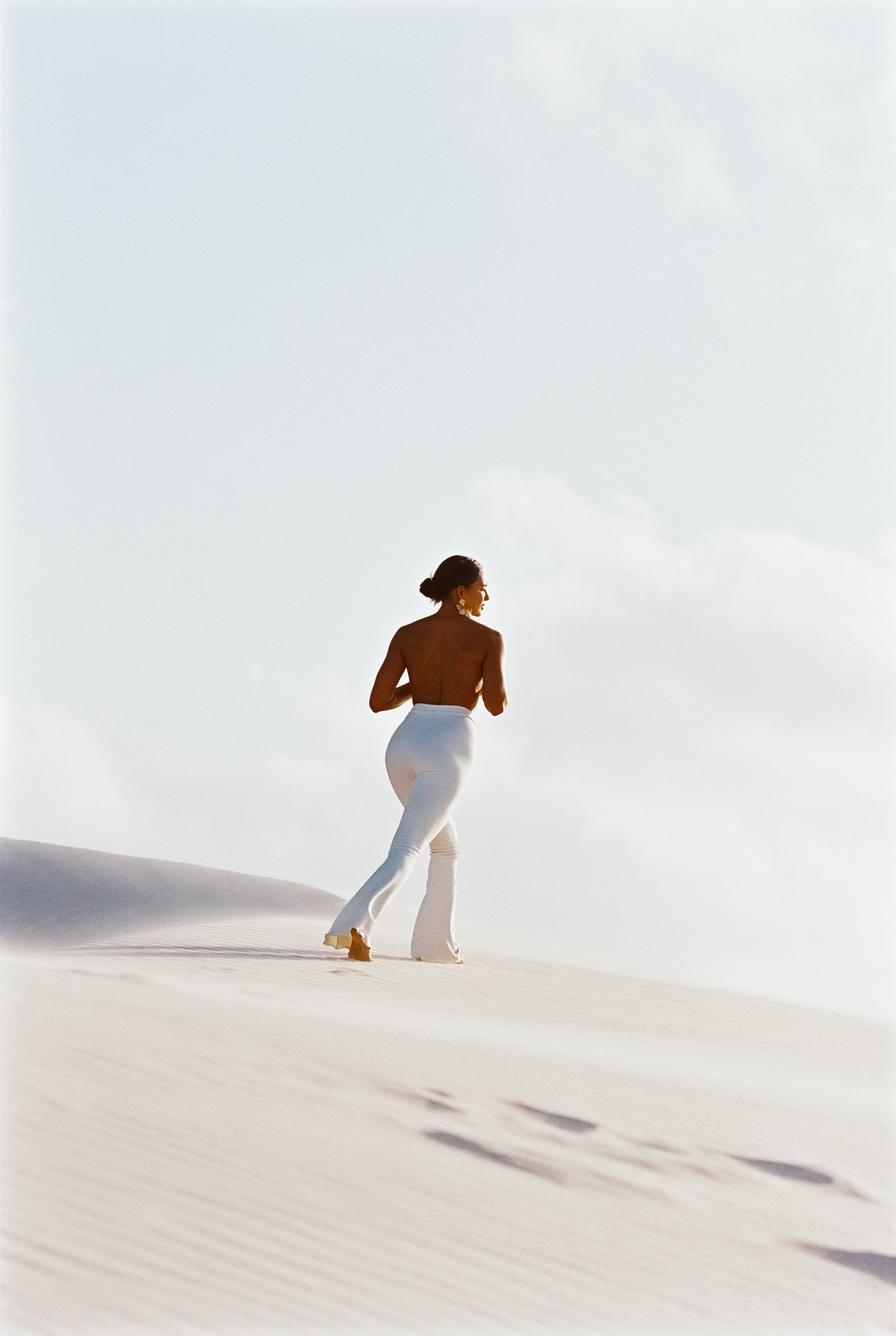 niya-swim-lencois-maranhenses-brazil-eduarda-goa-07.jpg
