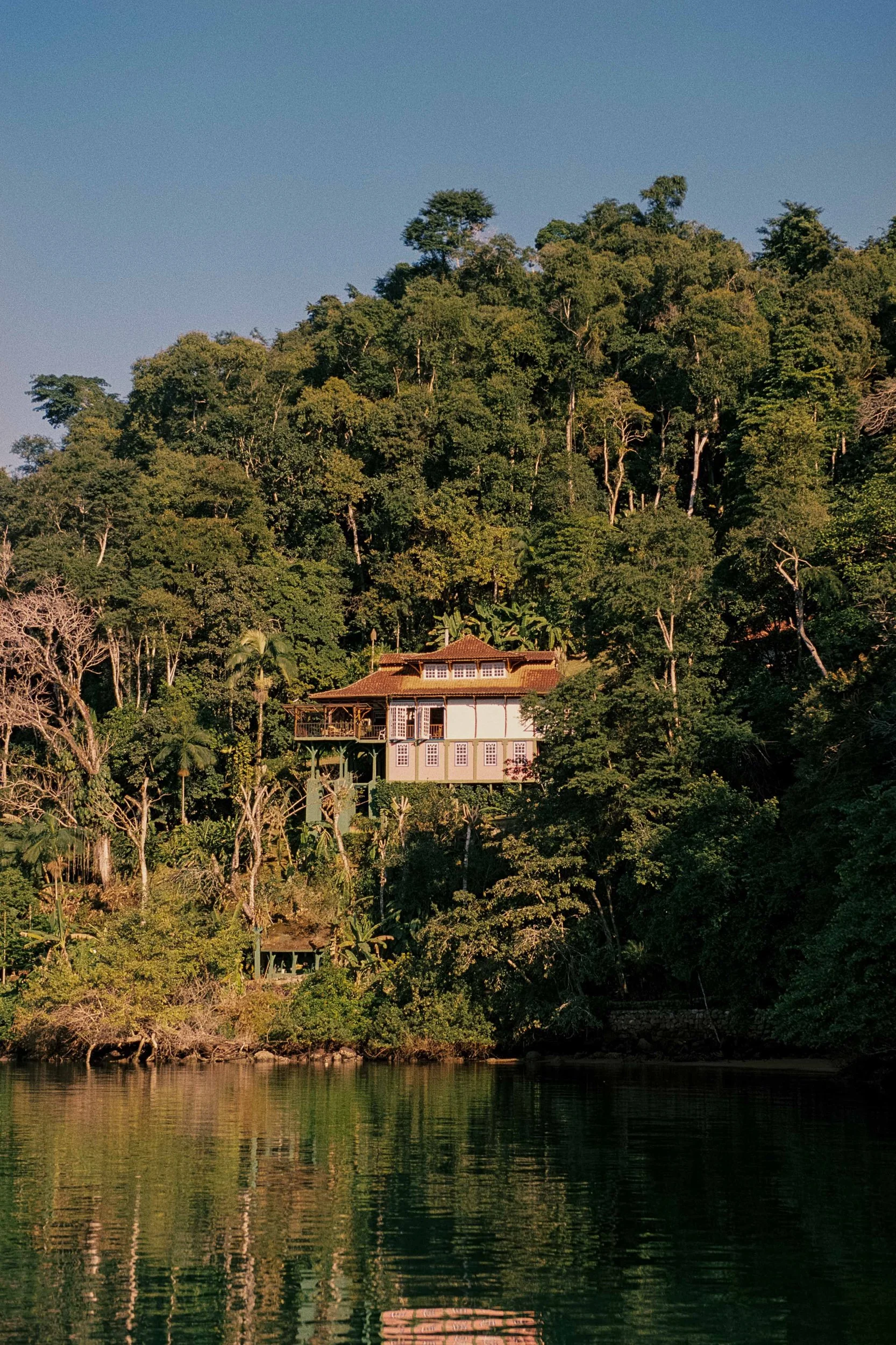 triya-ss26-paraty-brazil-eduarda-goa-02.jpg