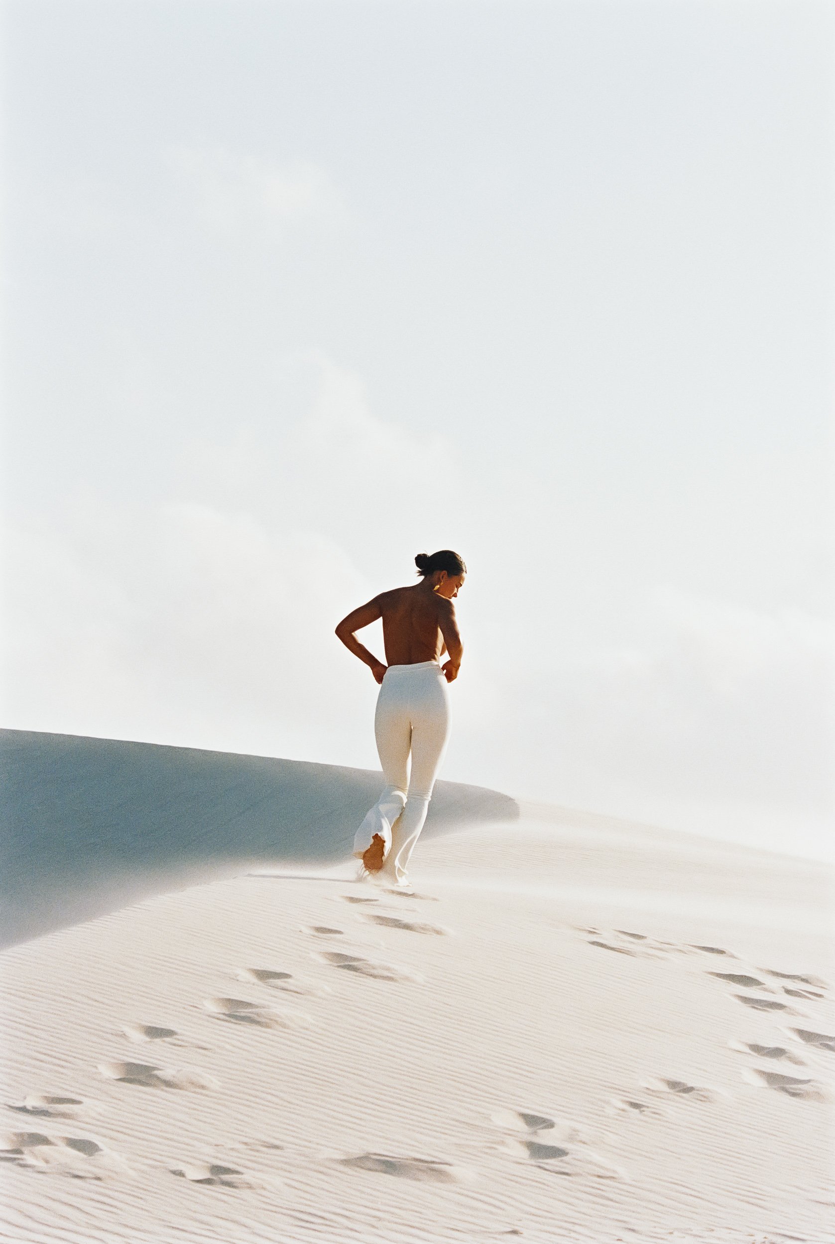niya-swim-lencois-maranhenses-brazil-eduarda-goa-05.jpg