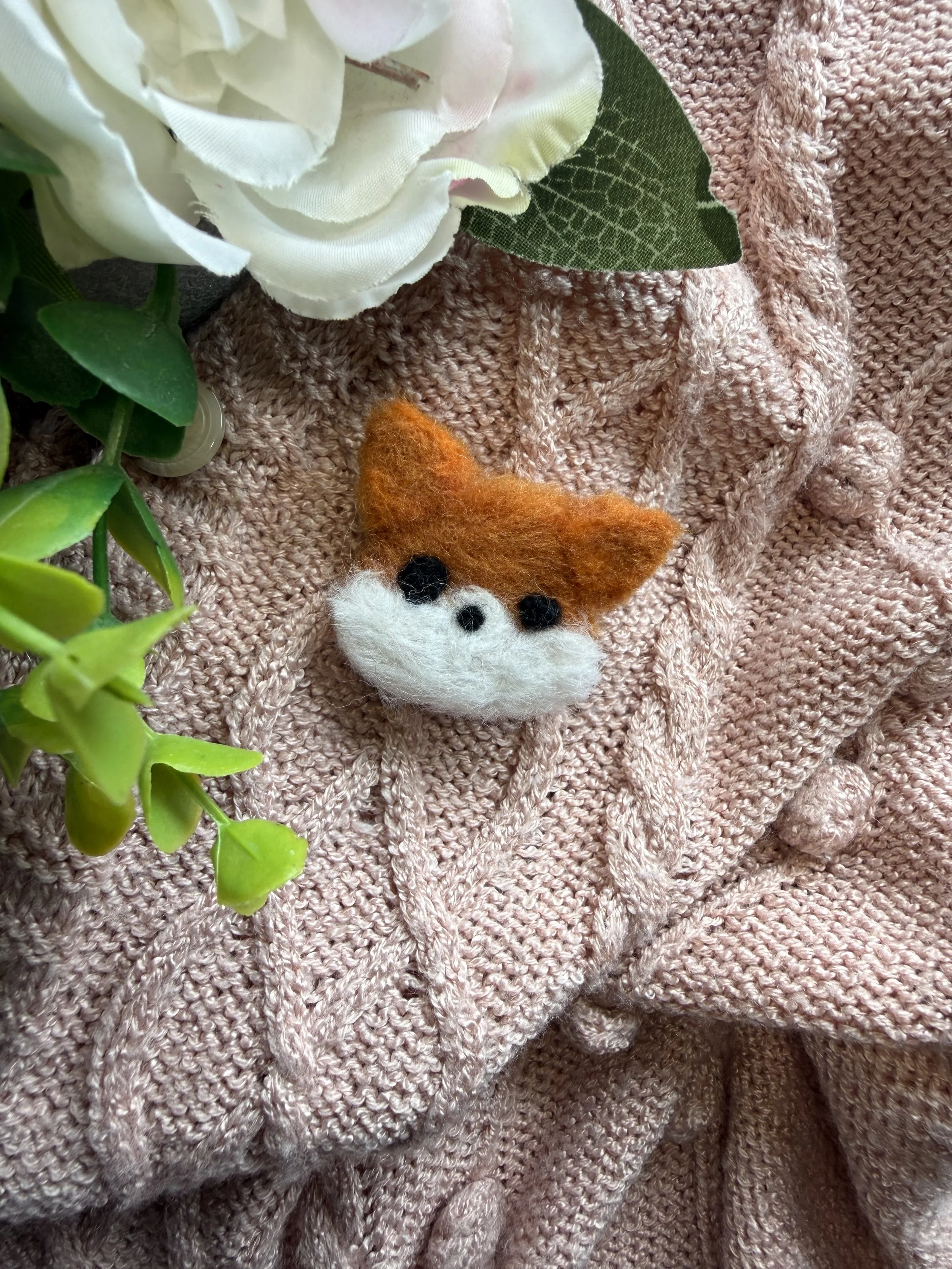 Felted fox pin
