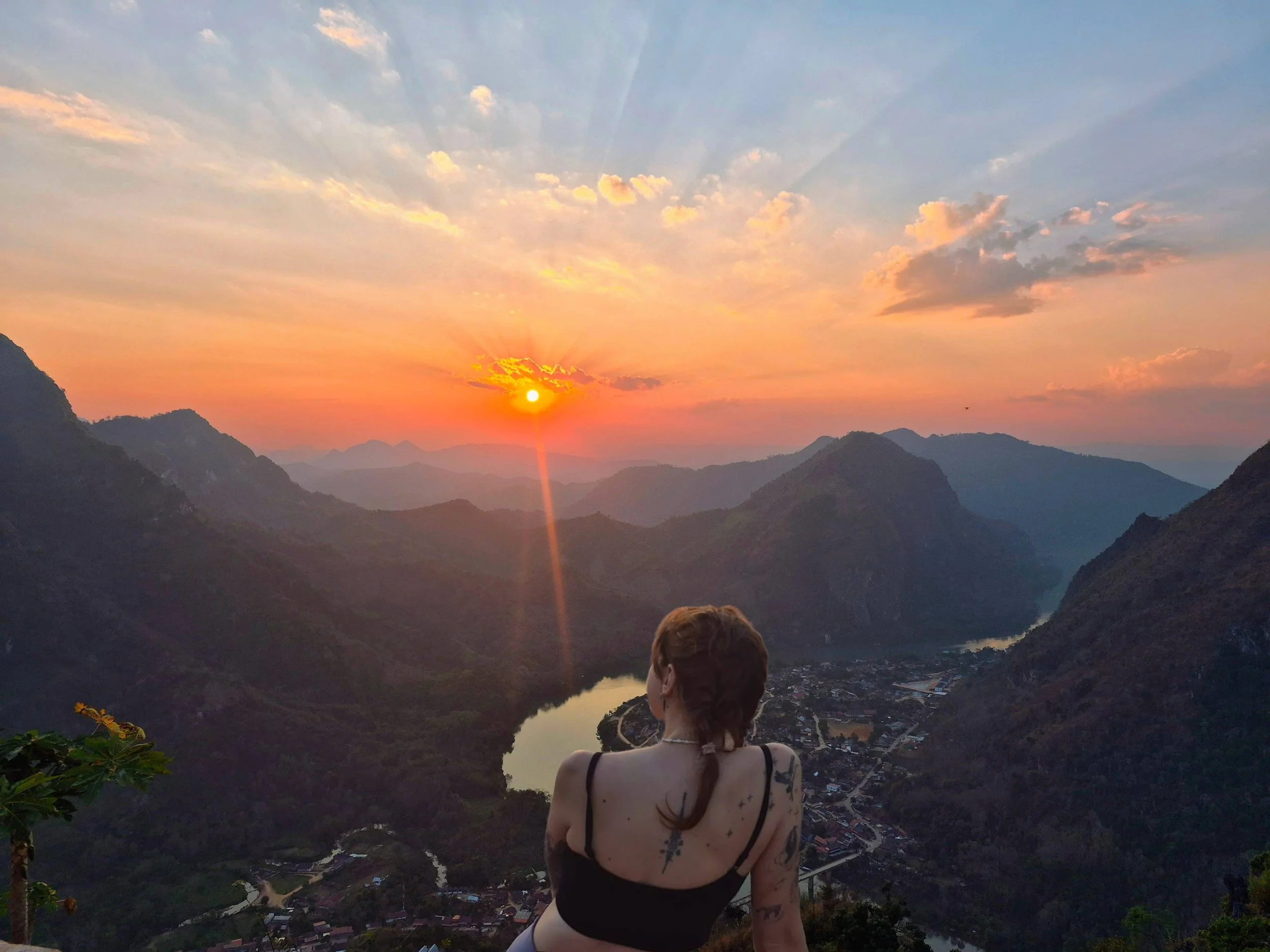 Nong Khiaw Essentials (1-Day 1-Night)