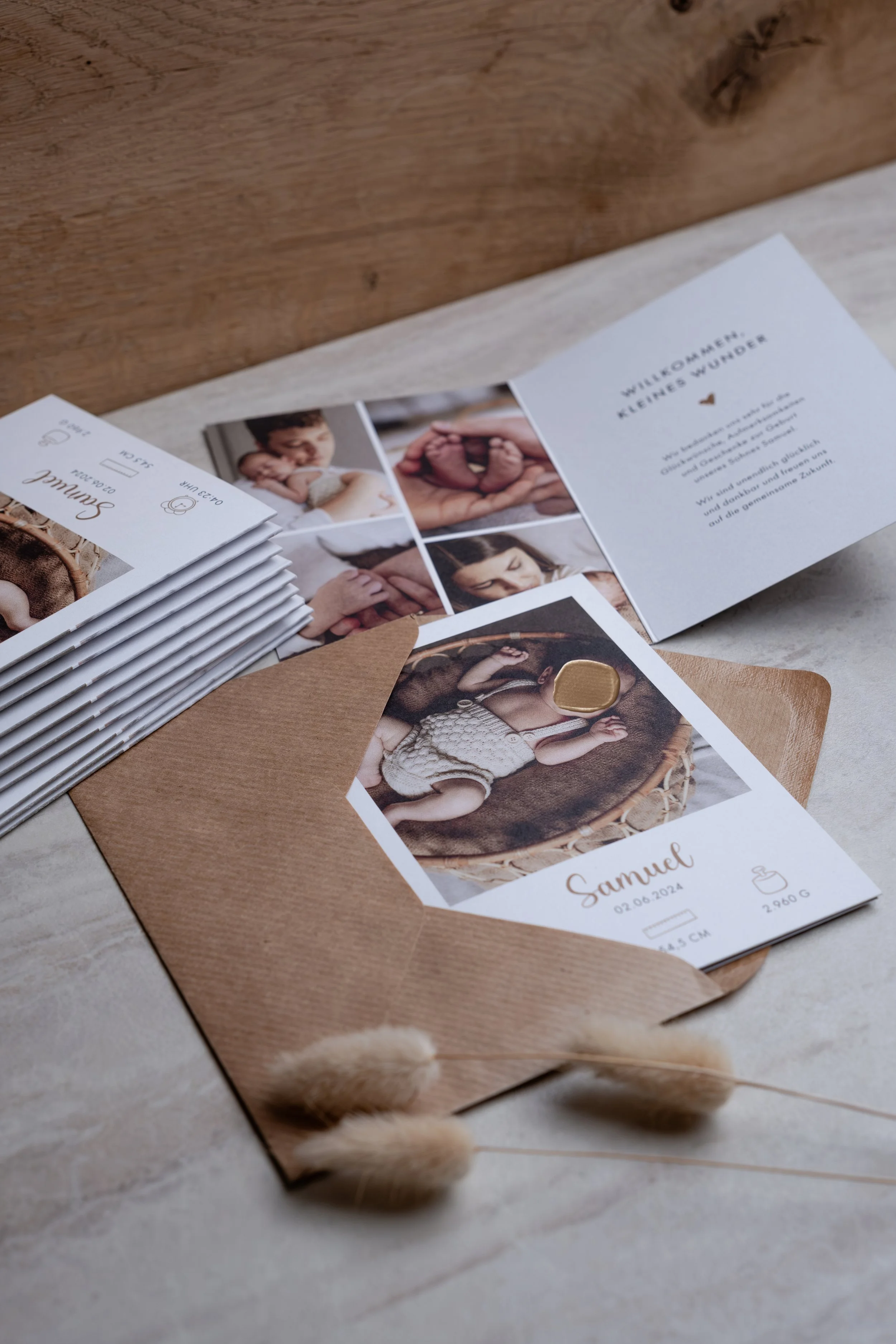 Schön gestaltete Babykarten als Willkommenskarte als individuell gestaltetes Print Produkt.