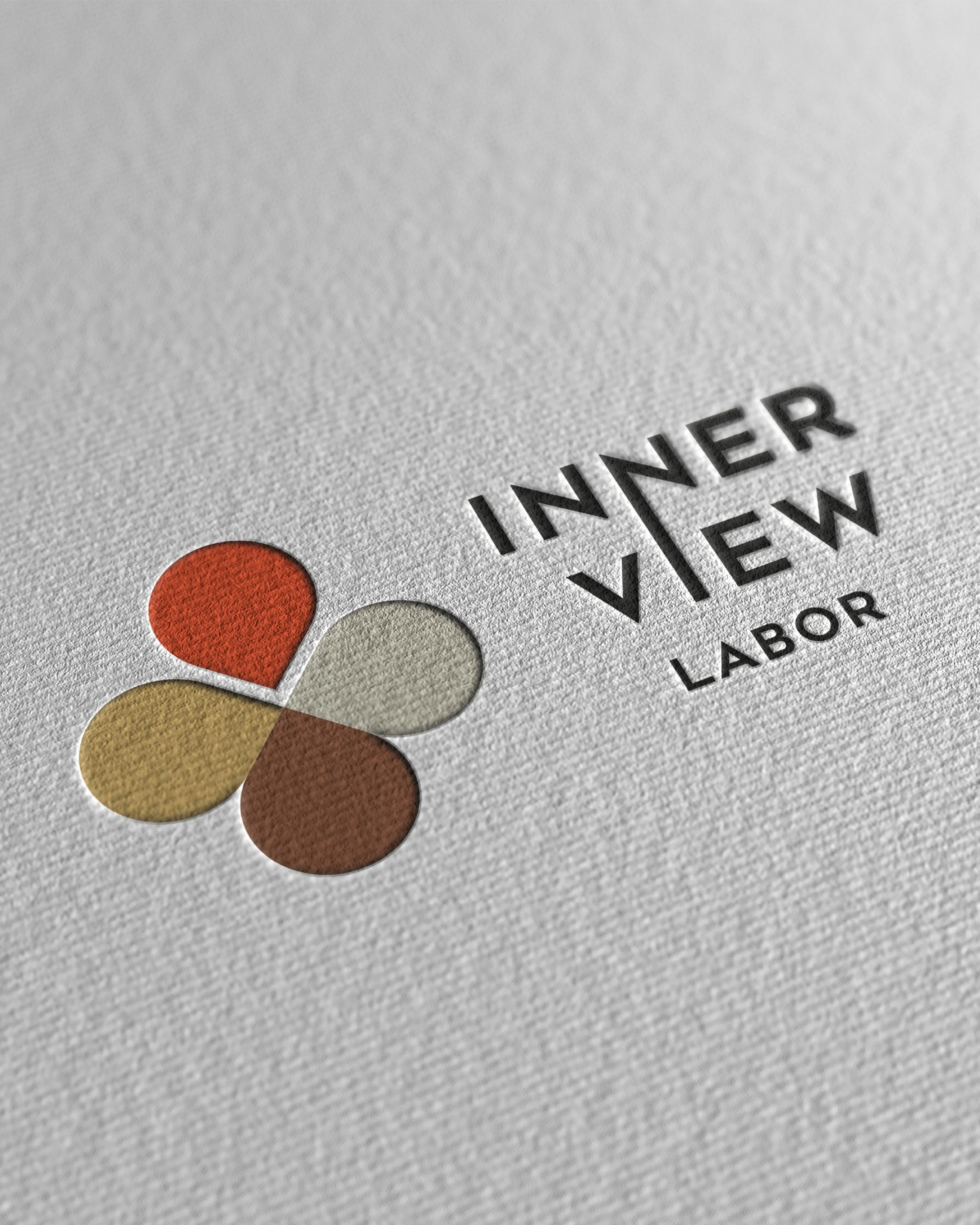 Individuell gestaltetes Logo für ein Labor in schlichtem, modernem Design, gestaltet von Mangfall Design aus Bruckmühl im Landkreis Rosenheim.