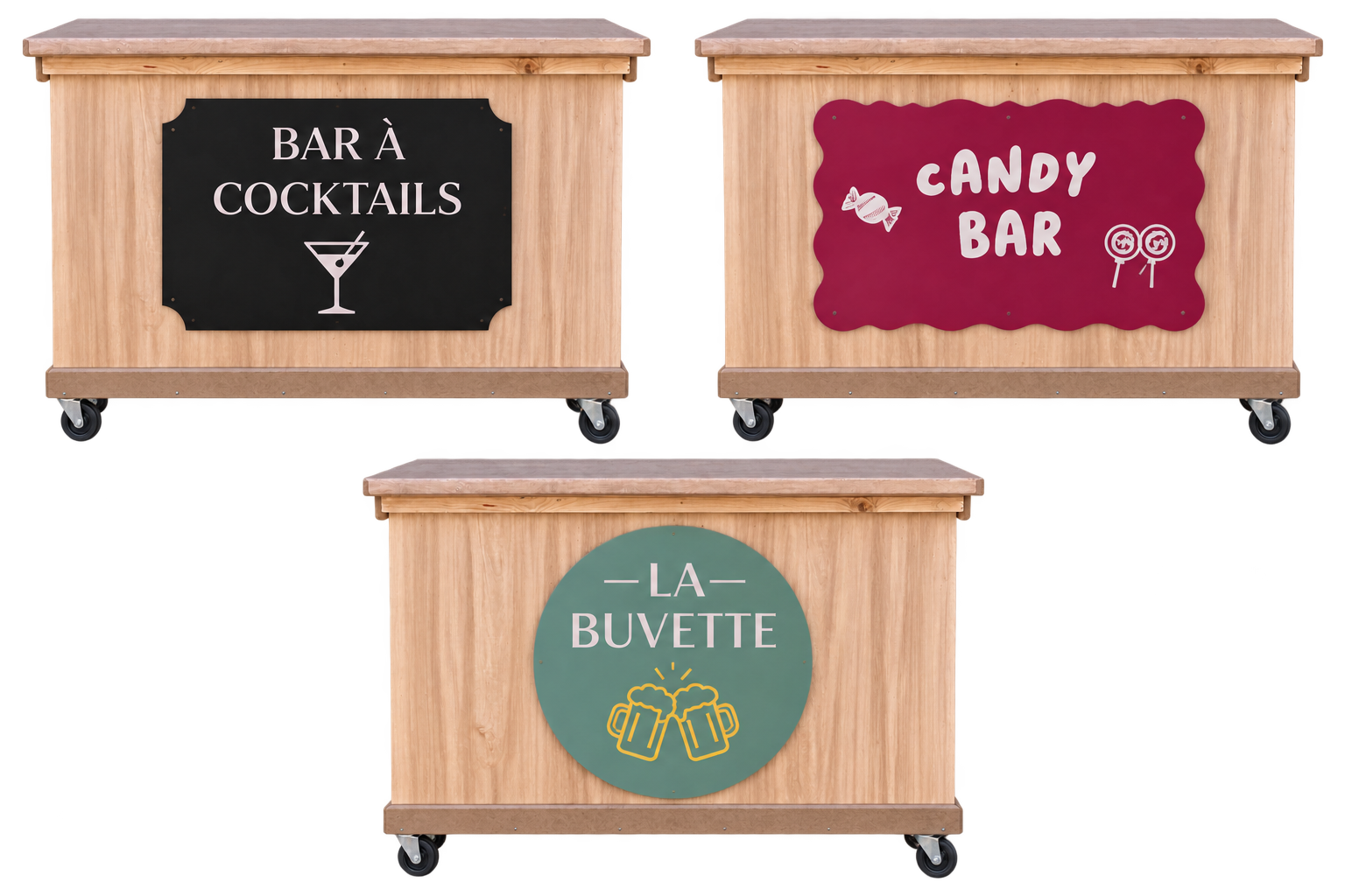 Trois chariots en bois avec roulettes, chacun portant un panneau indiquant différentes zones : un pour le bar à cocktails avec un dessin de verre, un pour le candy bar avec un dessin de bonbons et sucettes, et un pour la buvette avec un dessin de deux chopes de bière.