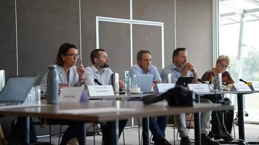 Grape growers in Australia's largest wine region plead for change at Senate Inquiry | ABC News