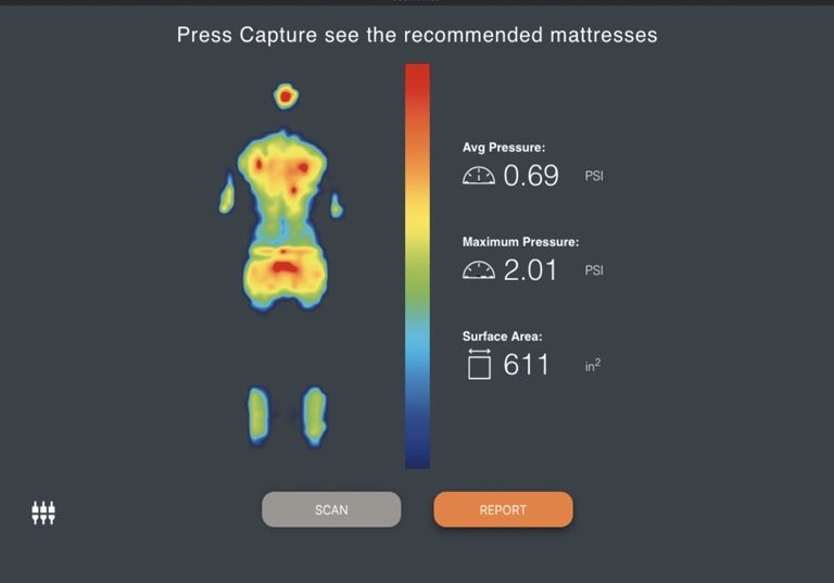 Carte de pression corporelle avec une simulation thermique montrant des zones de pression moyenne et maximale sur le corps humain allongé, surface de contact de 611 pouces carrés, avec options pour scanner ou générer un rapport.