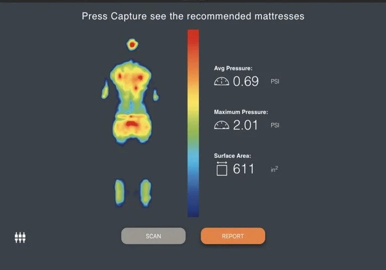 Capture thermique d'une silhouette humaine avec une carte de pression indiquant une pression moyenne de 0,69 PSI, une pression maximale de 2,01 PSI et une surface de 611 pouces carrés, avec des boutons 'SCAN' et 'RAPPORT' en dessous.