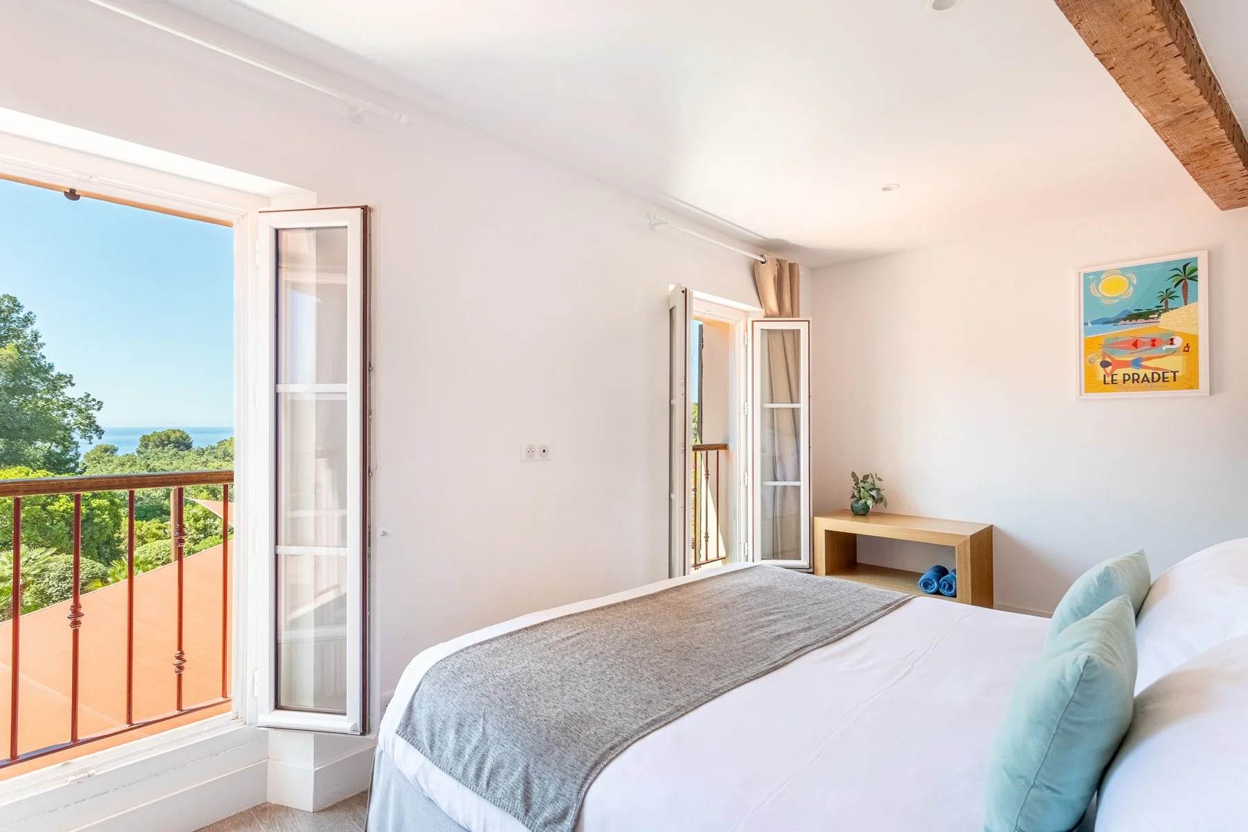 1 Toulon - Room 6 - Sea view 1.JPG