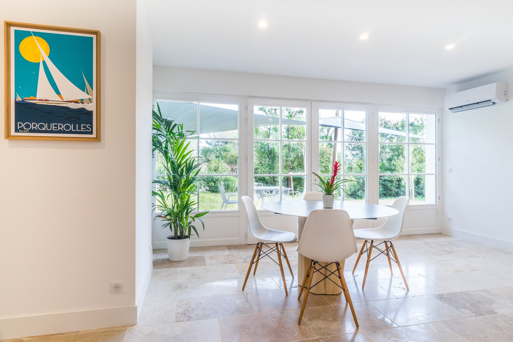 3 Annexe Les iles d_or - Lounge 1.JPG