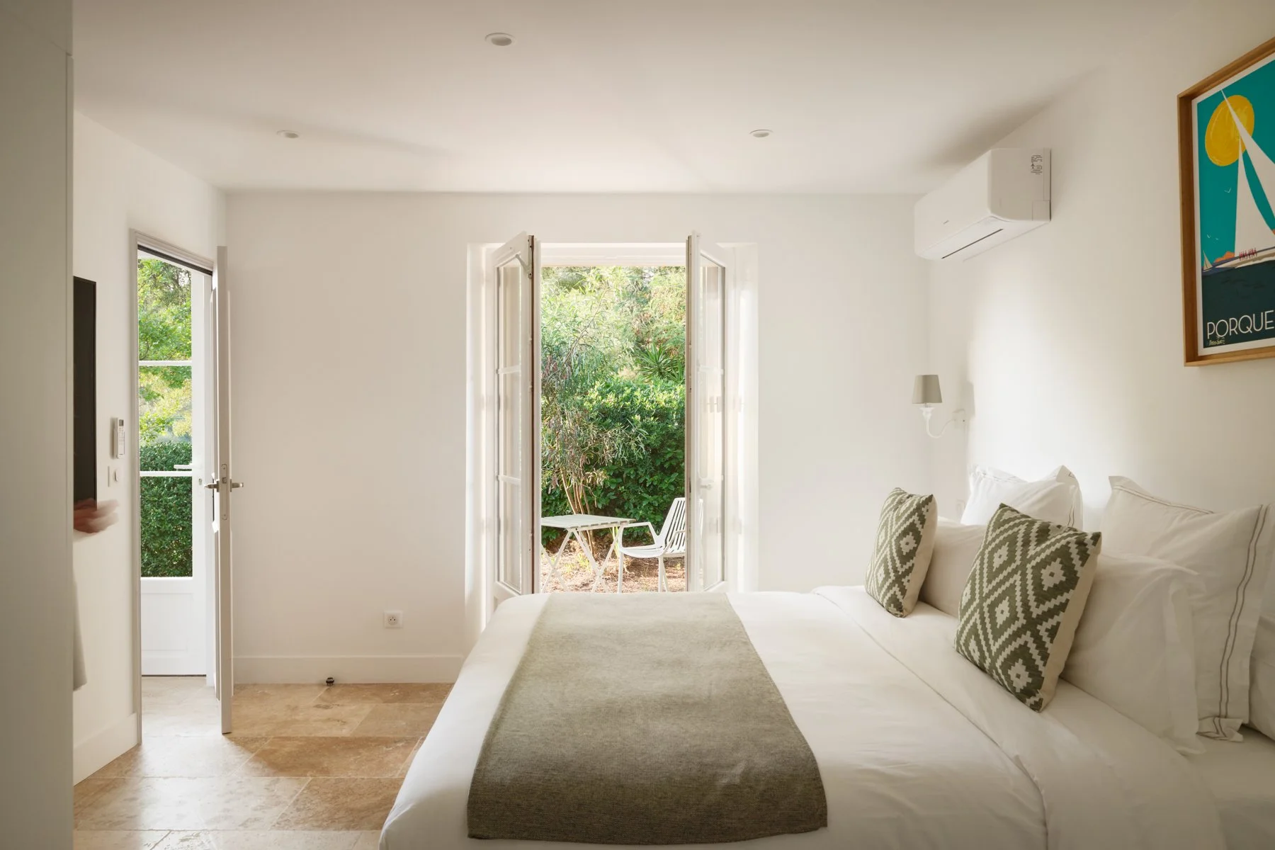 3 Annexe Les iles d_or - Room 2.JPG