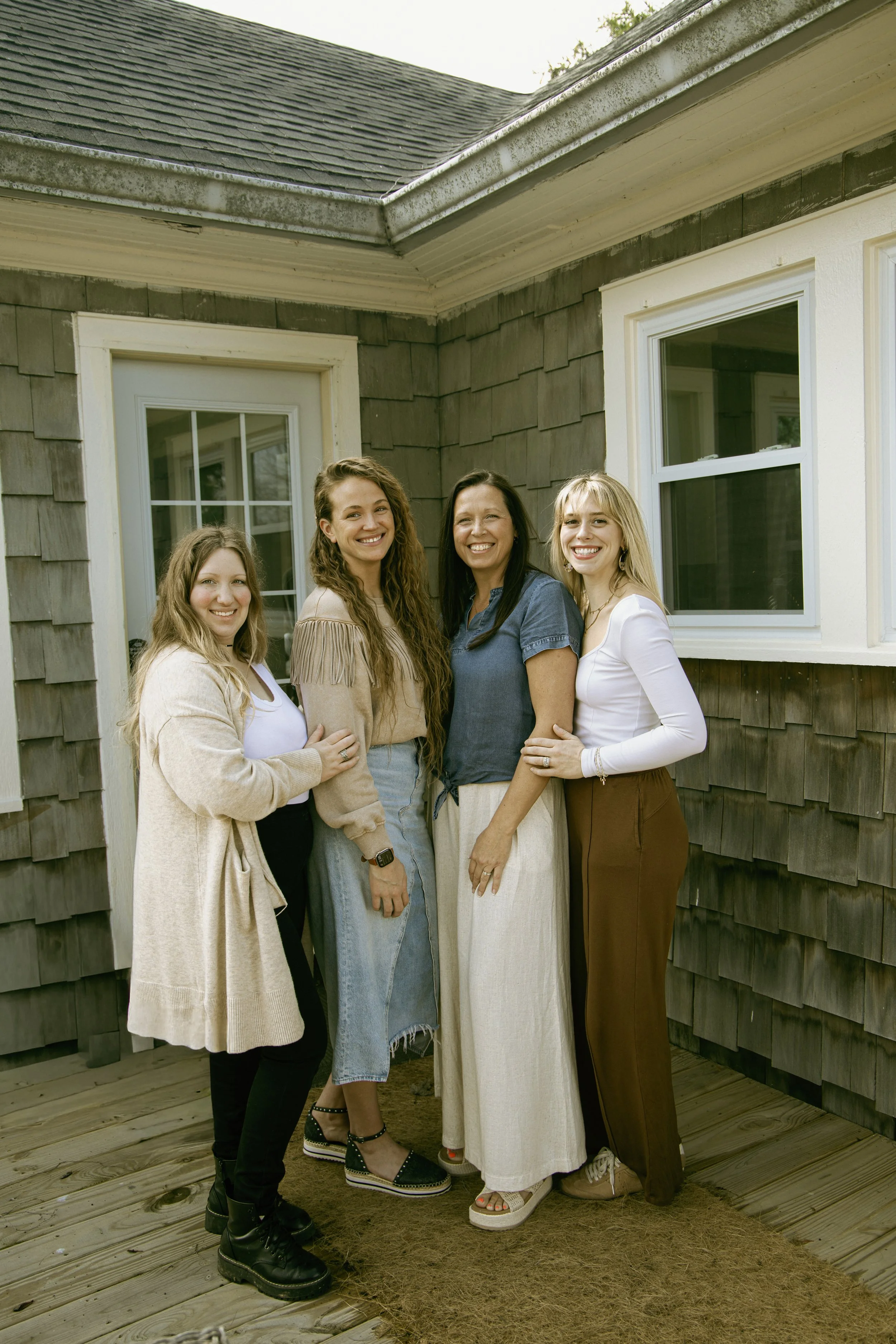 Indianapolis birth and postpartum doula support from Serene Doula Services. Homebirth, hospital, Christian, and comprehensive childbirth education for Central Indiana families.