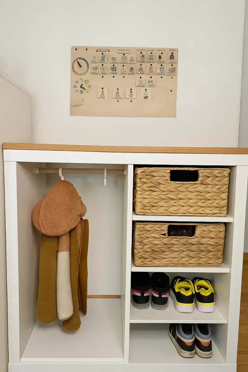 IKEA Kallax Hack: Kleiderstange mit 3D-gedruckten S-Haken erweitern