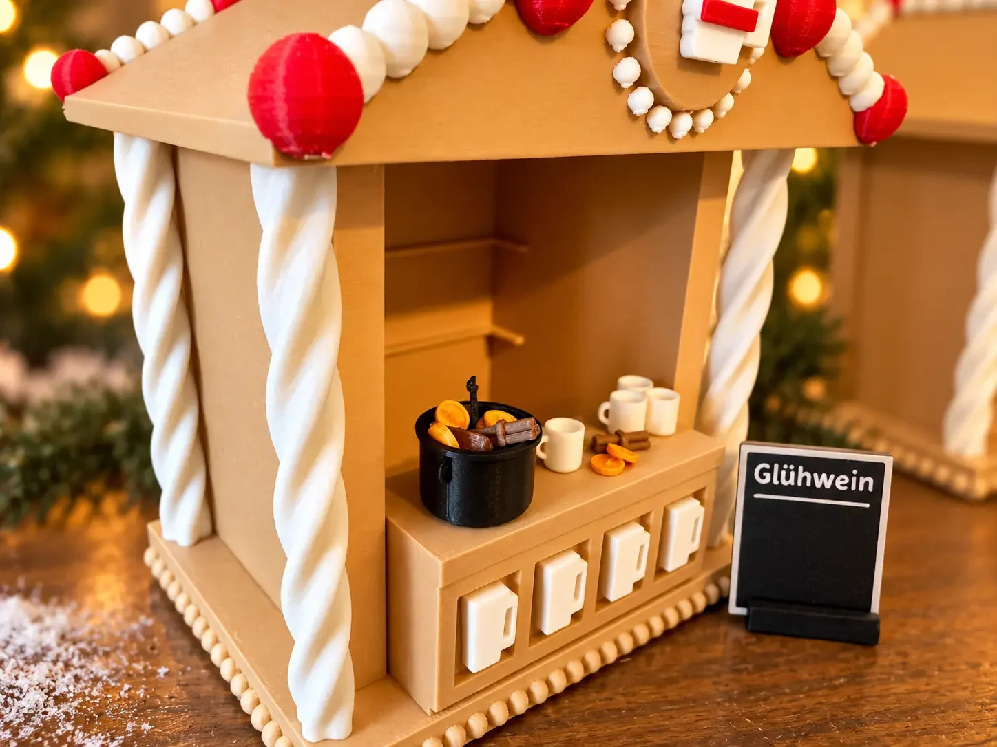 Glühwein- und Punschstand aus dem 3D-Drucker im Lebkuchenhaus-Stil