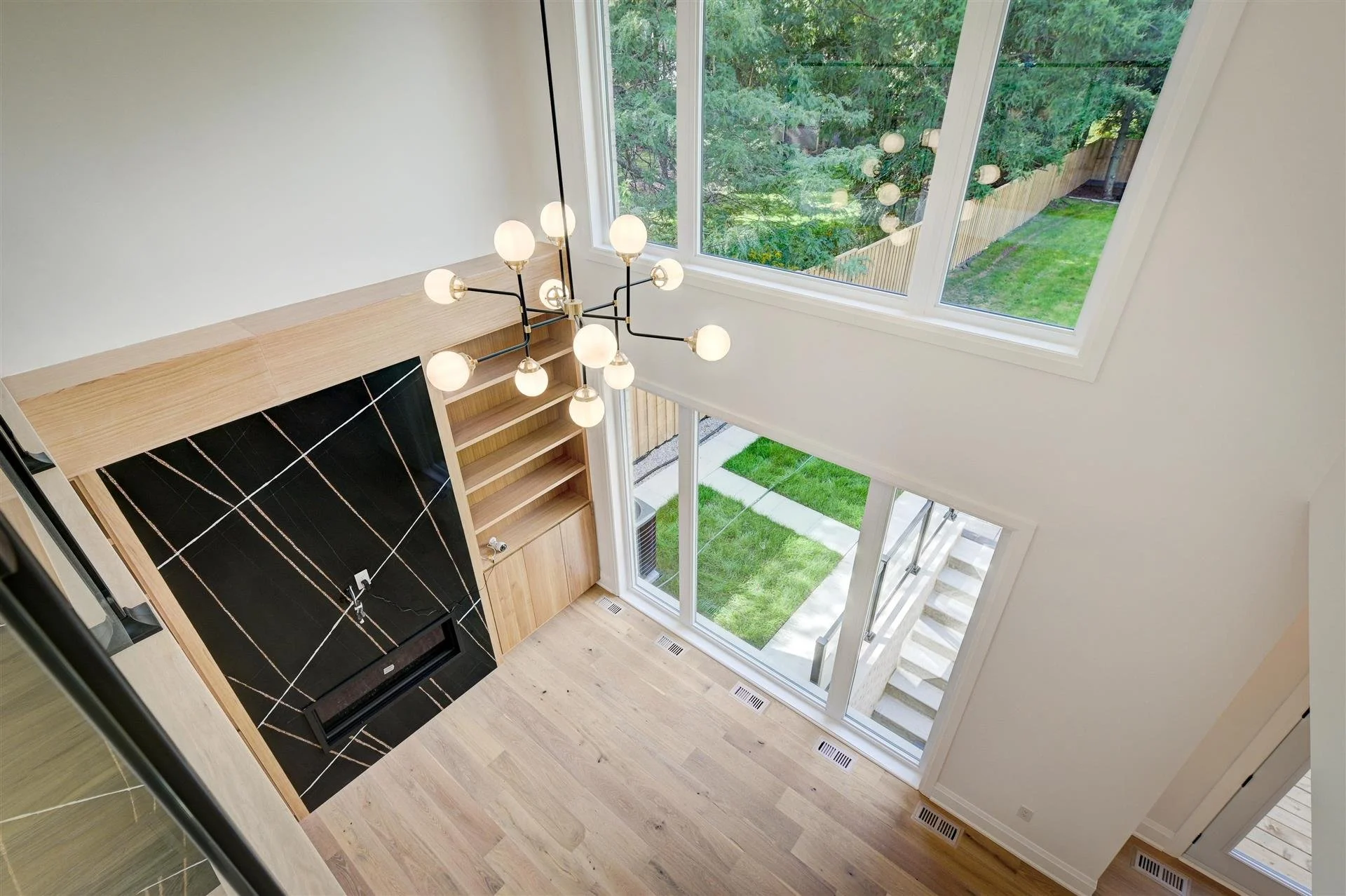 12-FamilyRoom-3.jpg