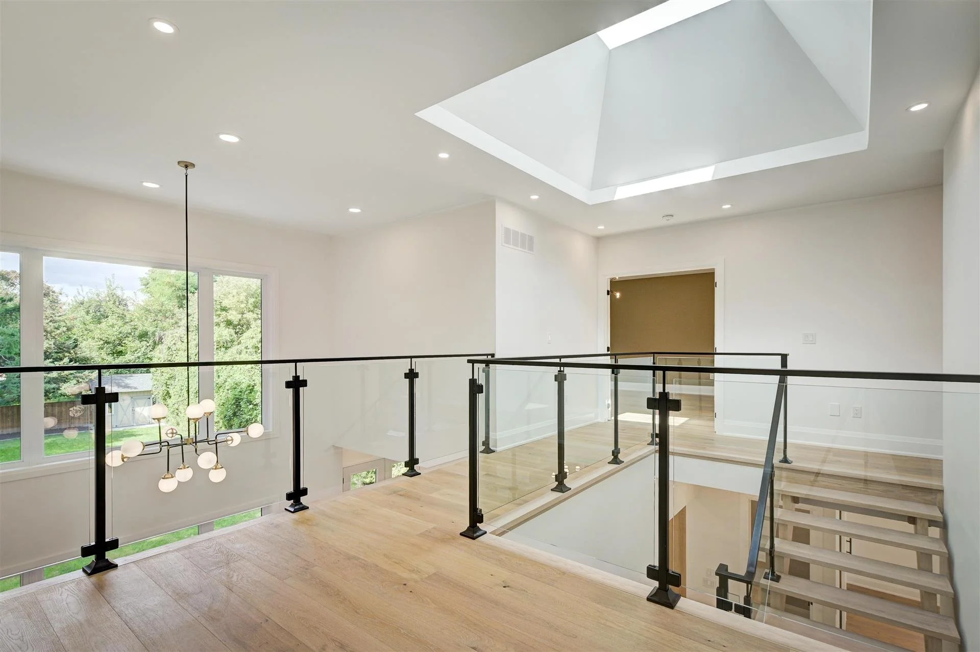 14-SecondFloor_Landing-1.jpg