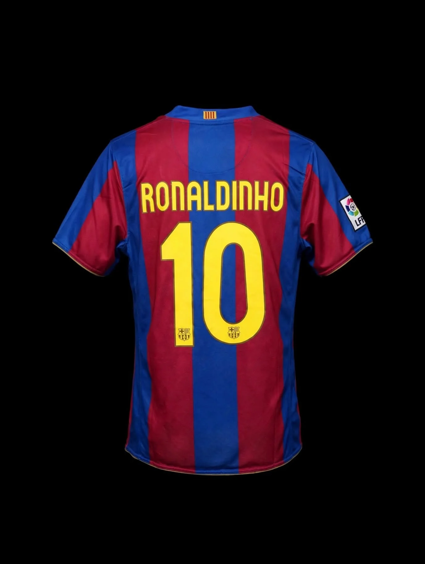 barcelona_jersey_ghost_mannequin_5.jpg