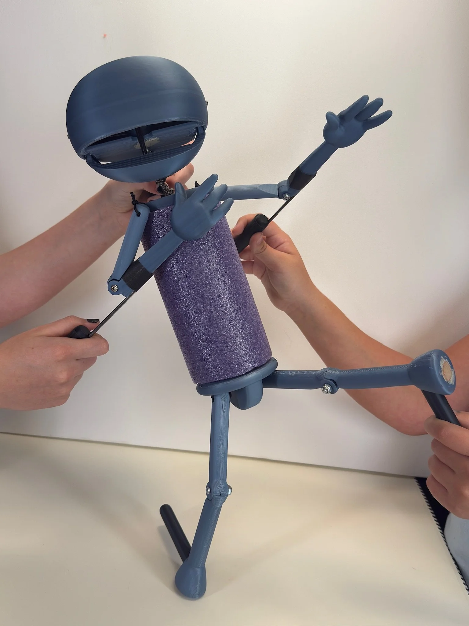 Boopos_blank_puppet_on one knee looking forward

