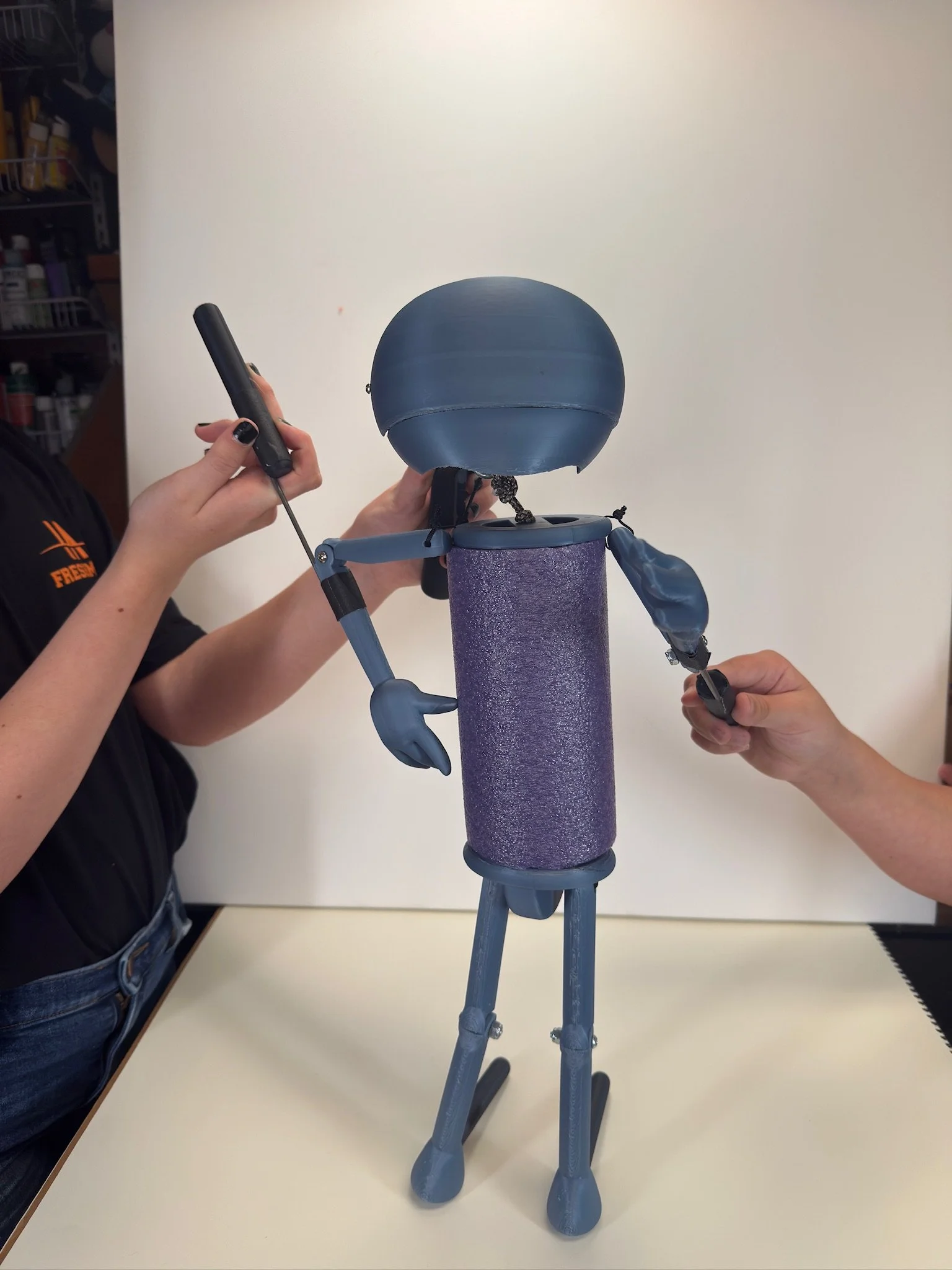 Boopos_blank_puppet_with-puppeteers-tabletop-puppet
