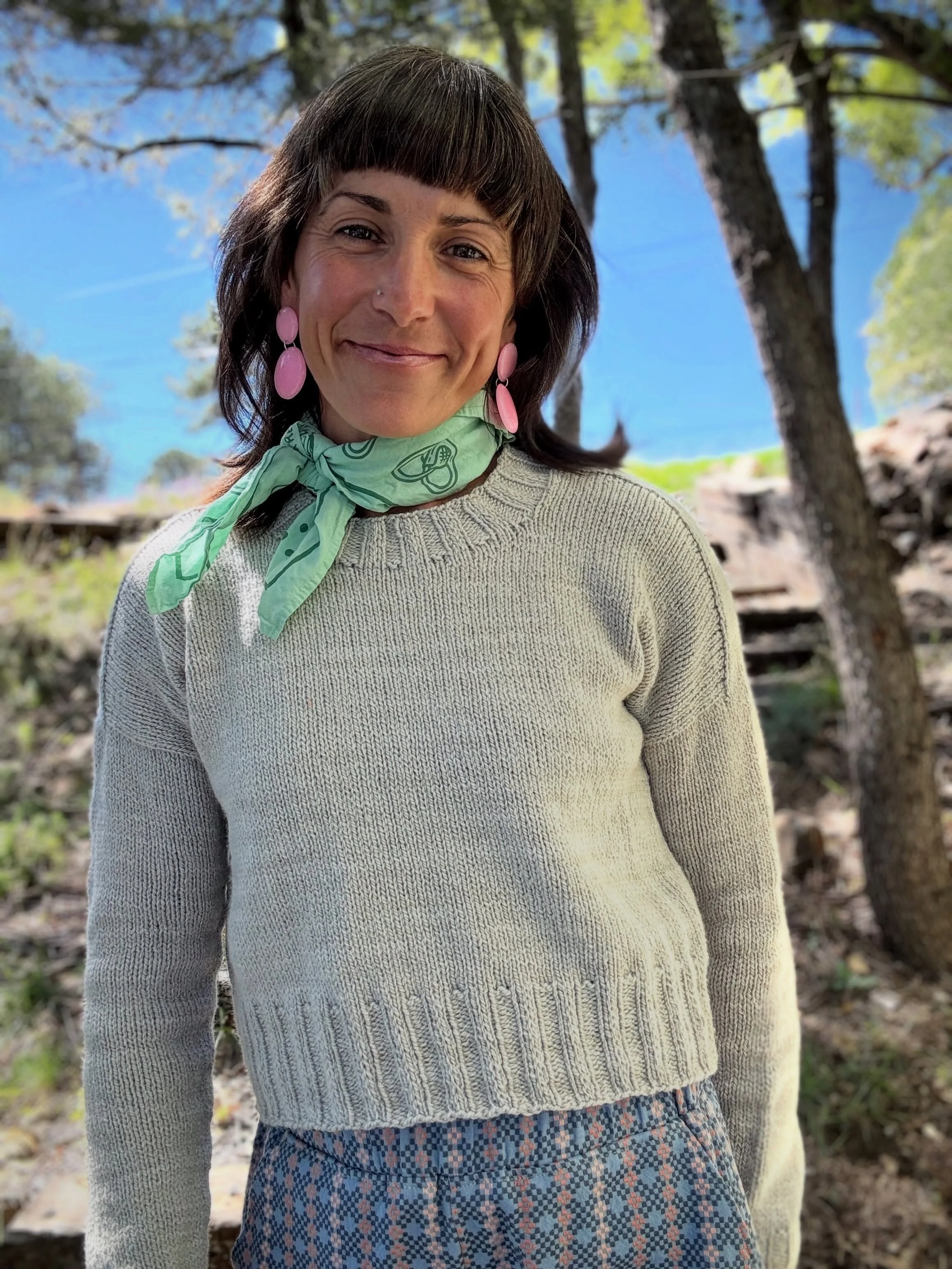 The DRK Everyday Saddle by @dreareneeknits 🤍✨

I loved knitting this well-fitting, comfy sweater in @thefarmersdaughterfibers Pishkun. I chose Love Me Like You Used To for a staple sweater I will reach for time and again. This sweater has all the co