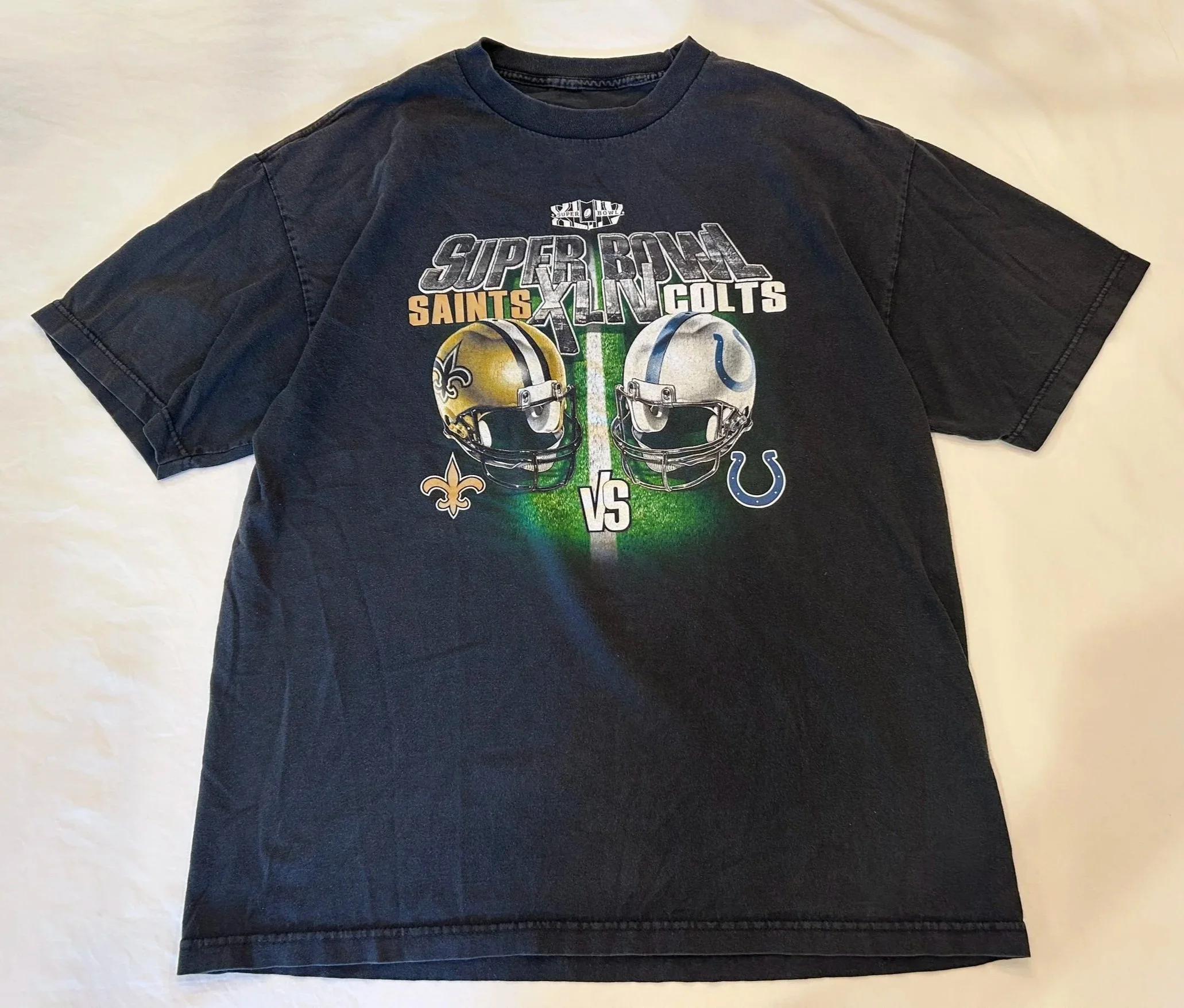Vintage Saints Superbowl Black Helmet T Shirt (XL)