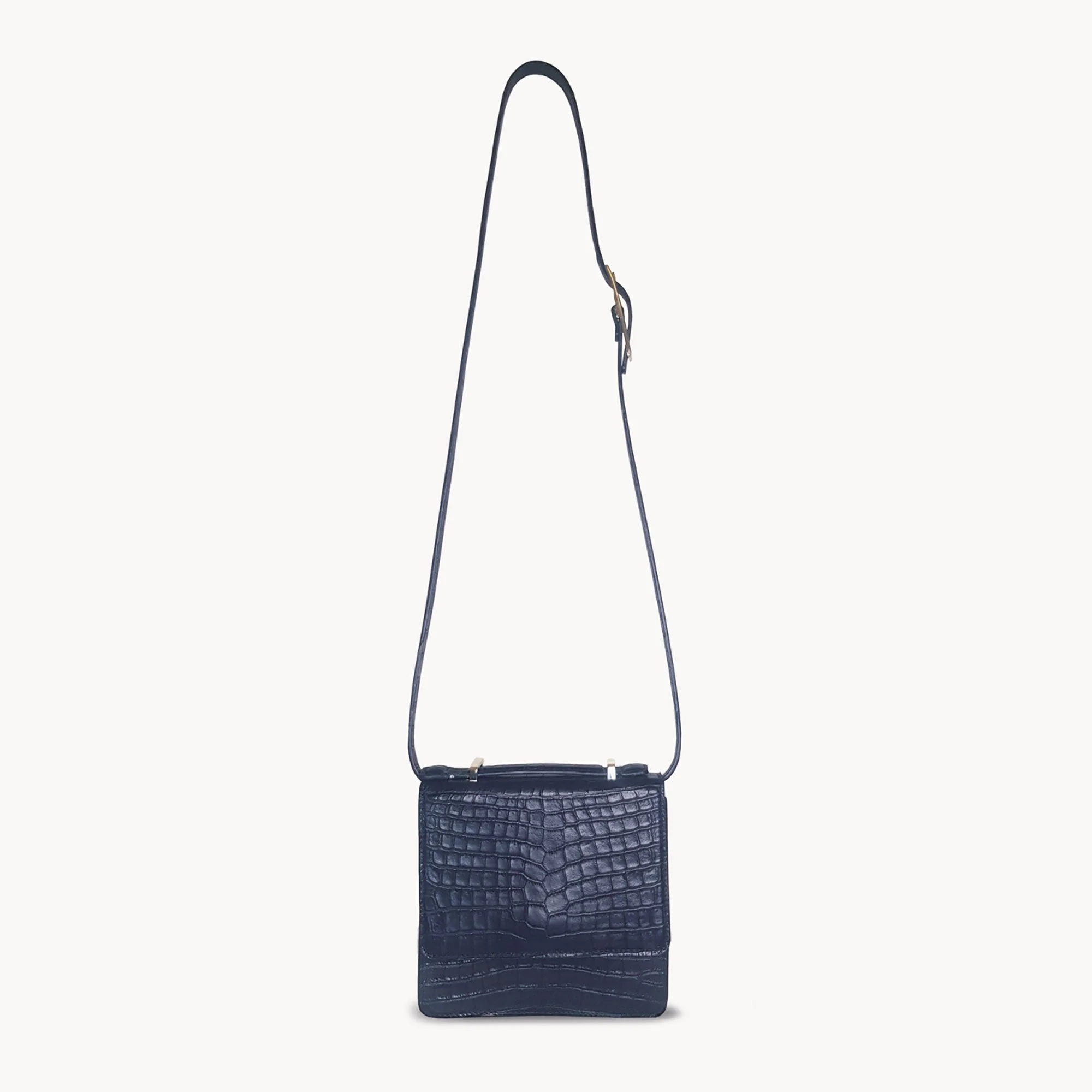 Attice_Studio_Leather_Bag_Full_Lenght.jpg