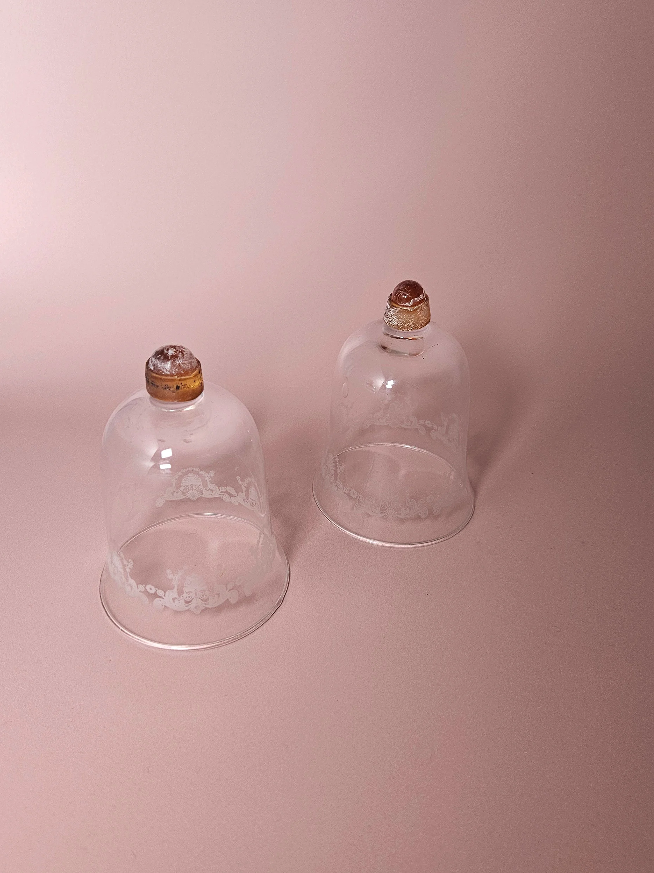 Apartment_No_10_Glass_Dome_Candleholder_01.jpg
