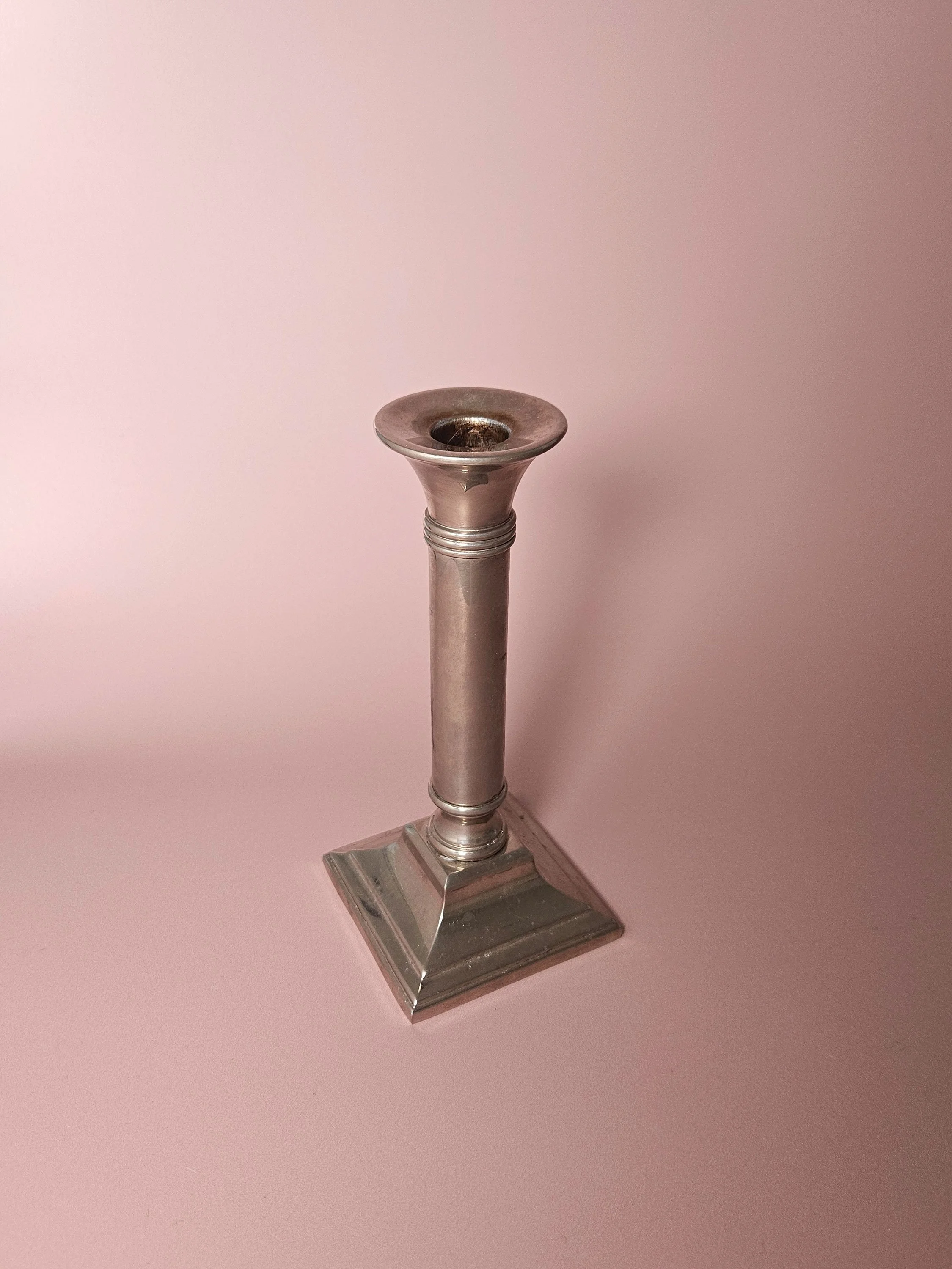 Apartment_10_Classic_Candleholder_02.jpg