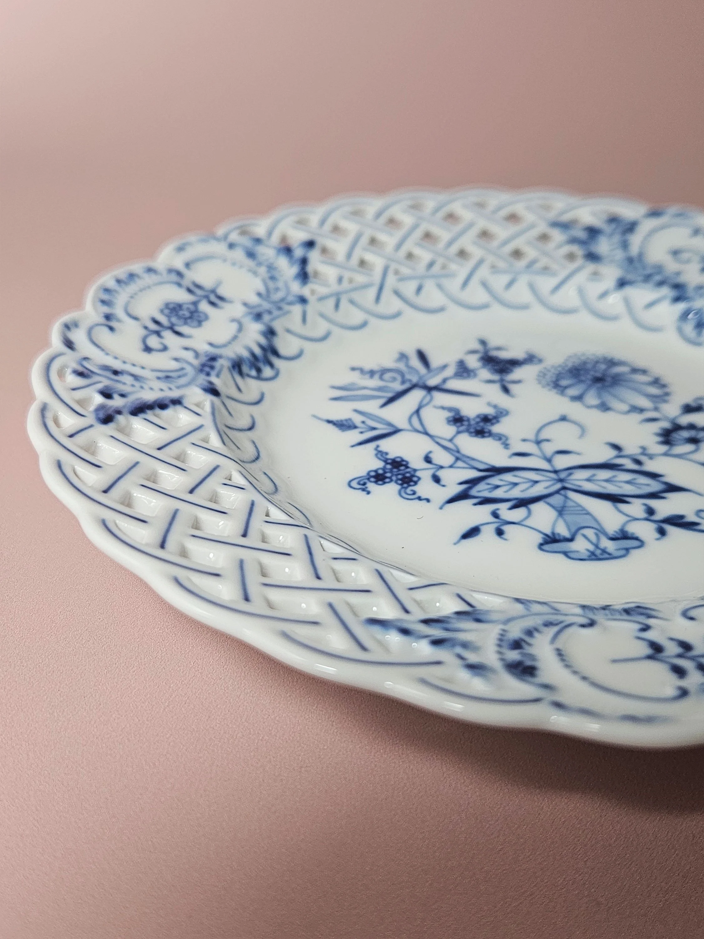 Apartment_No_10_Meisen_Plate_02.jpg