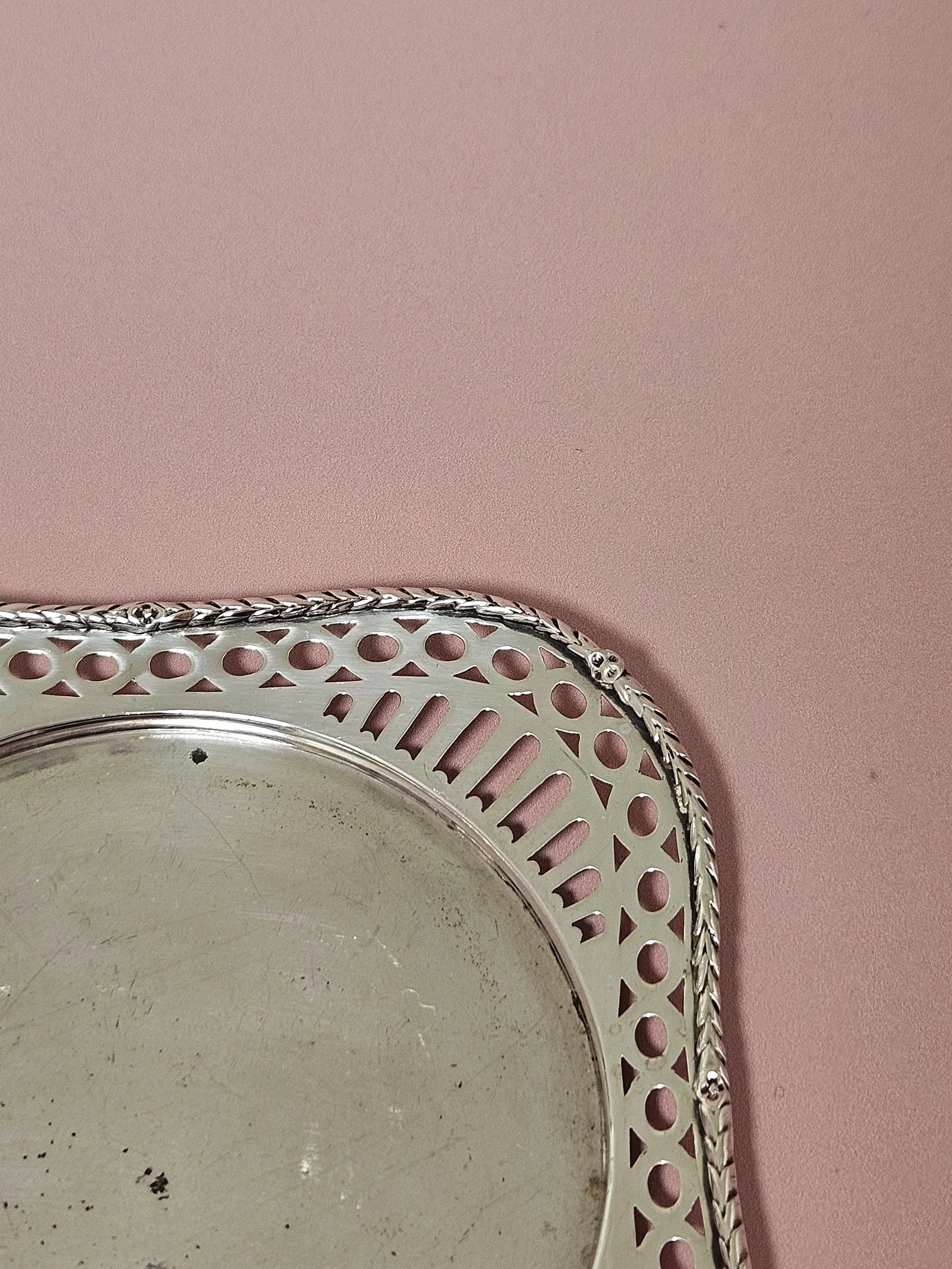 Apartment_10_Trinket_Plate_05.jpg