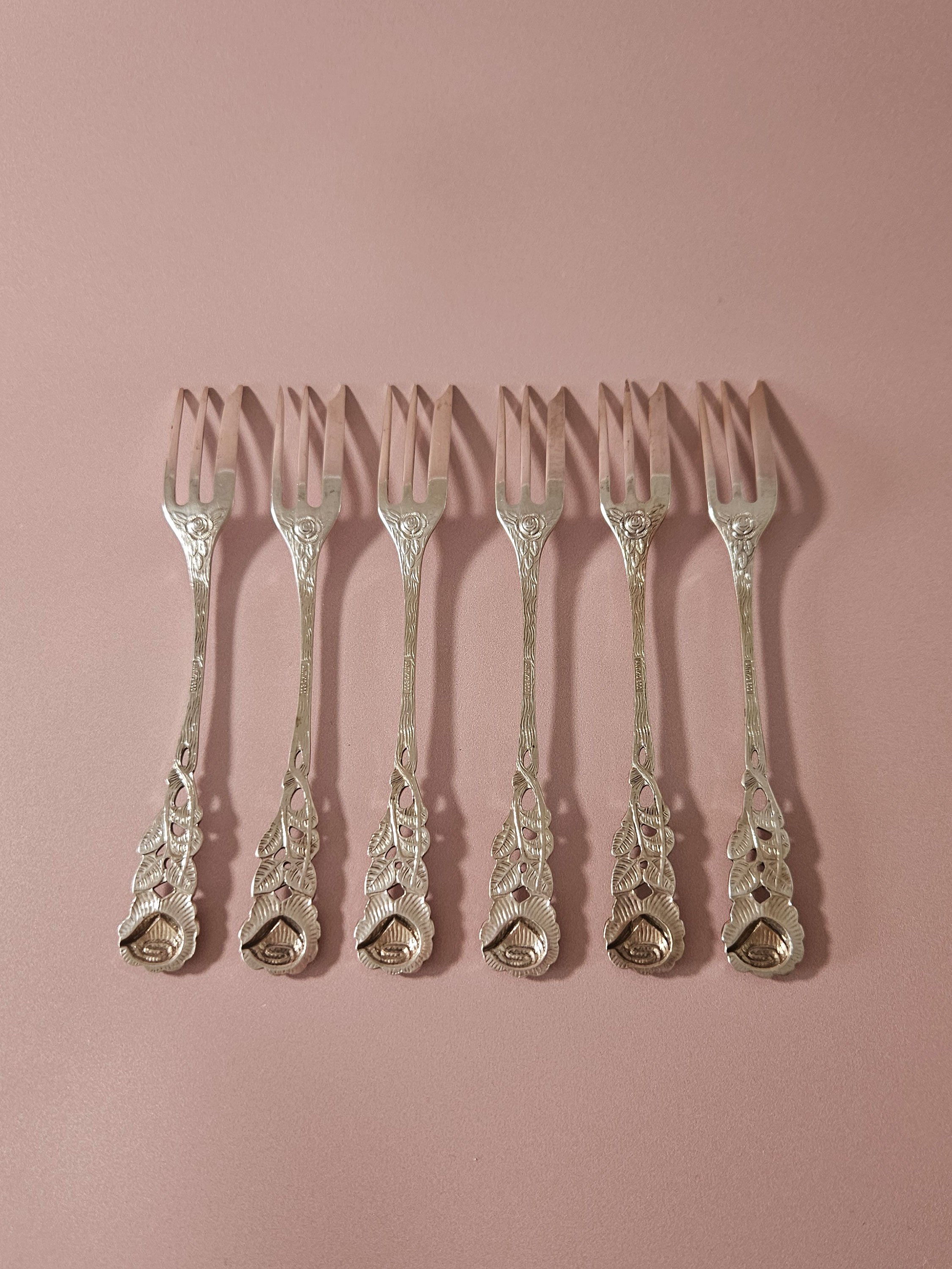 Apartment_No_10_Rose_Cutlery_06.jpg