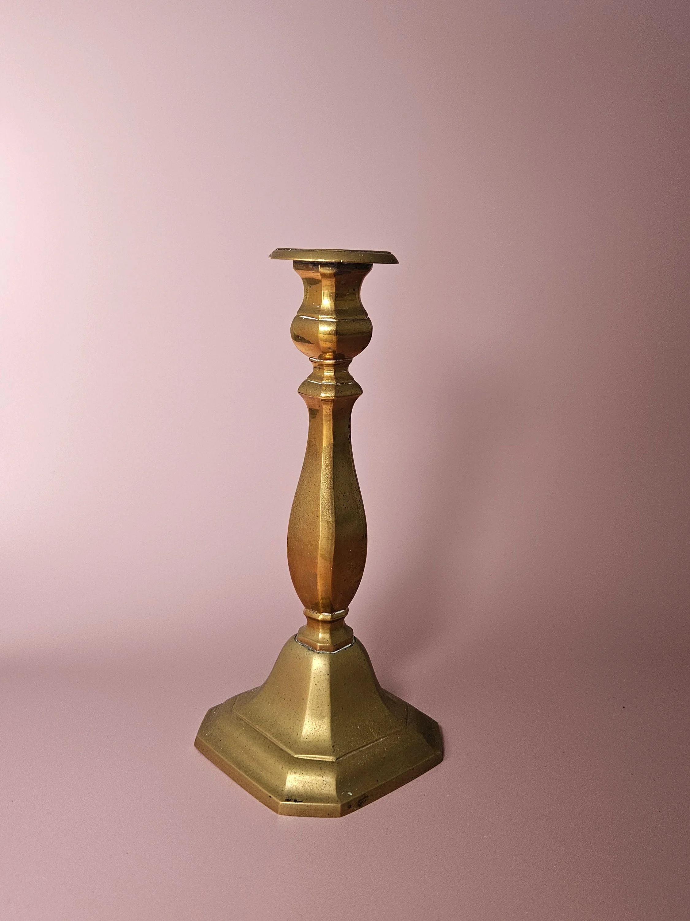 Apartment_No_10_Brass_Candleholder_01.jpg