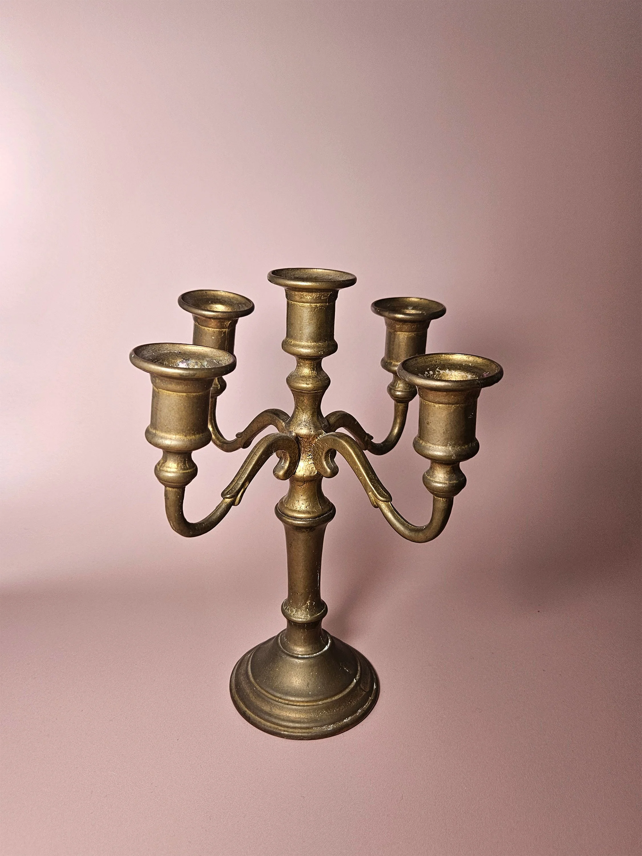 Apartment_10_Brass_Candle_Holder_03.jpg