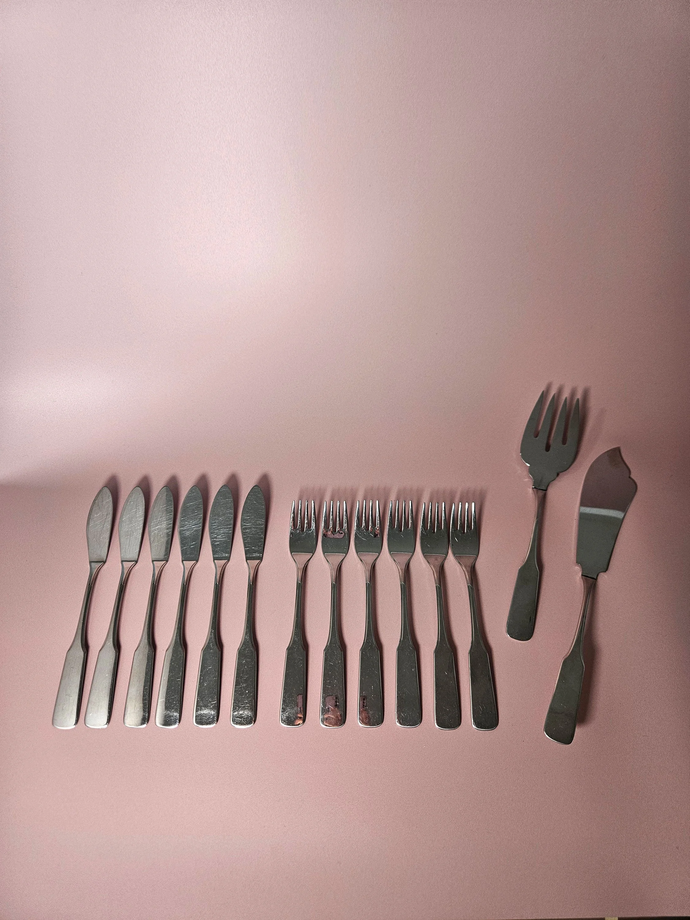 Apartment_No_10_Fish_Cutlery_05.jpg