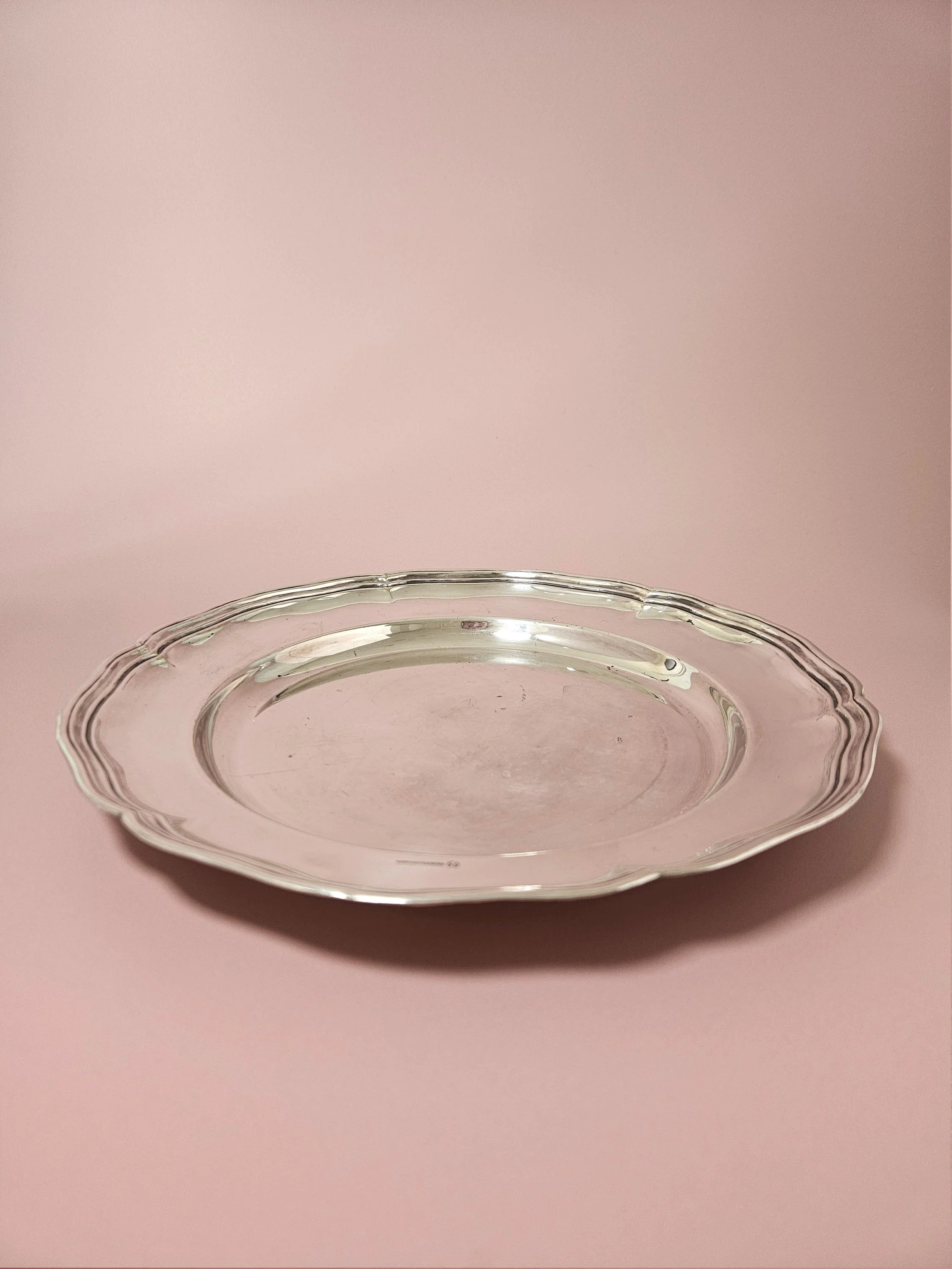 Apartment_No_10_Round_Silver_Plate_01.jpg