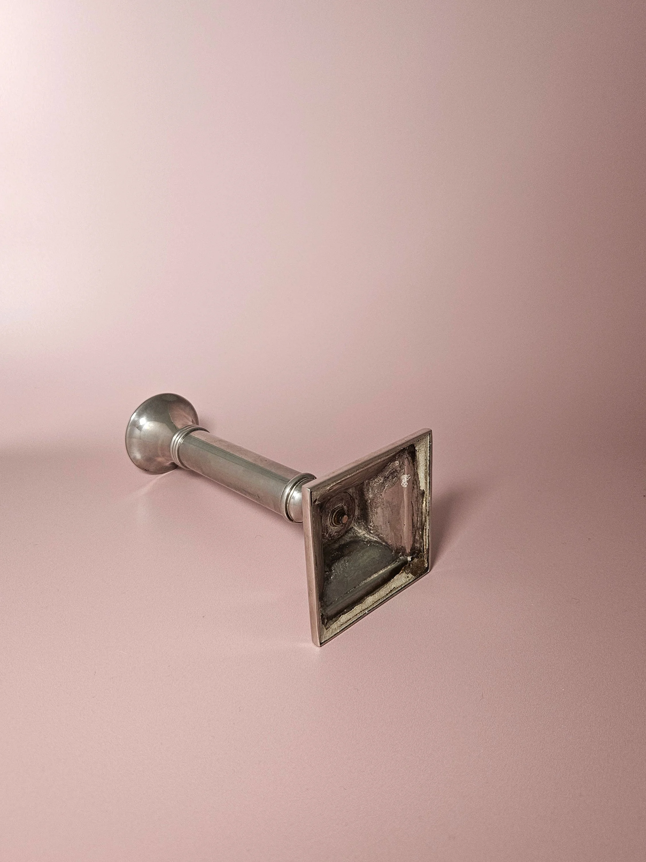Apartment_10_Classic_Candleholder_01.jpg