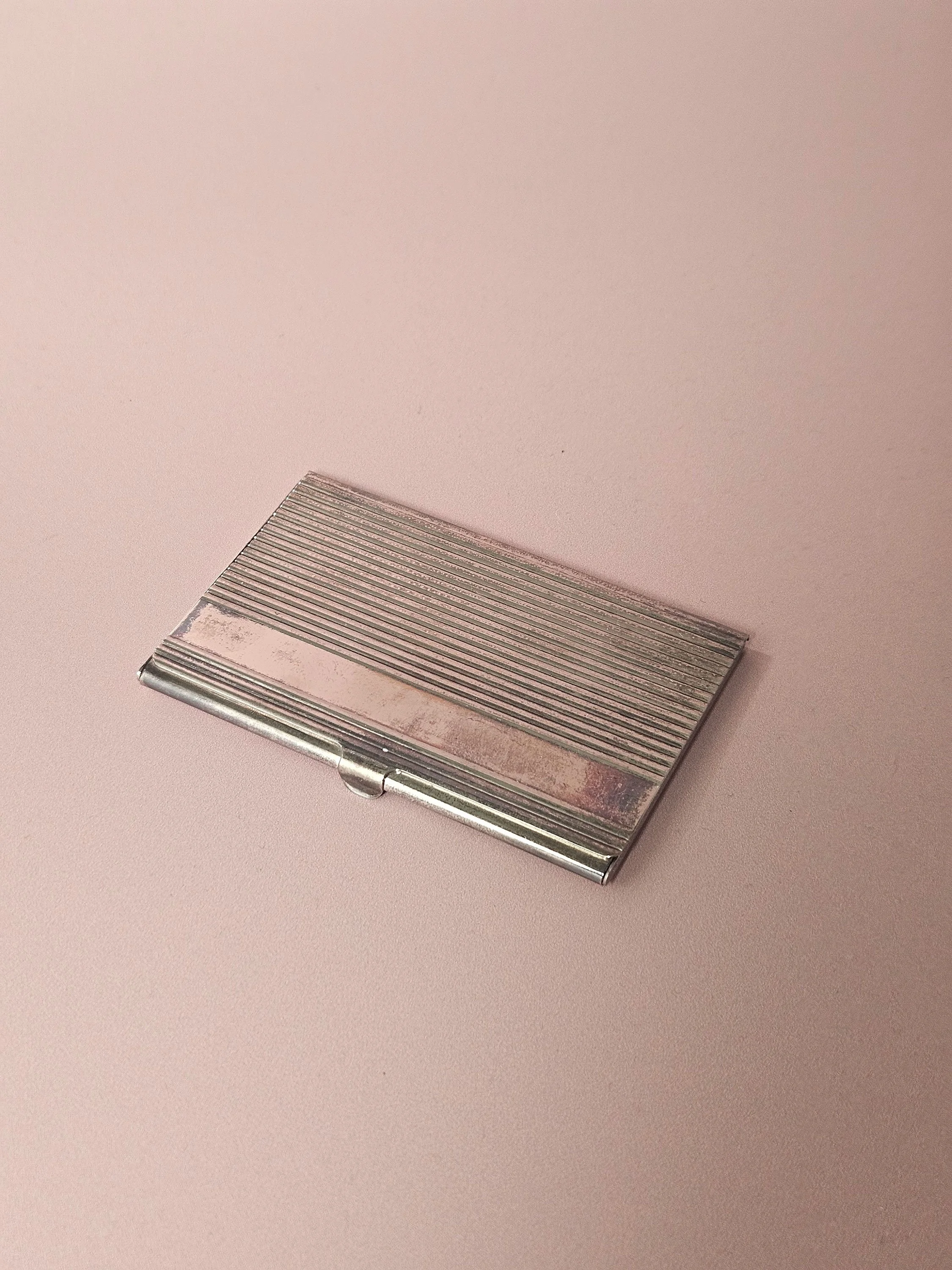 Apartment_No_10_Card_Holder_01.jpg