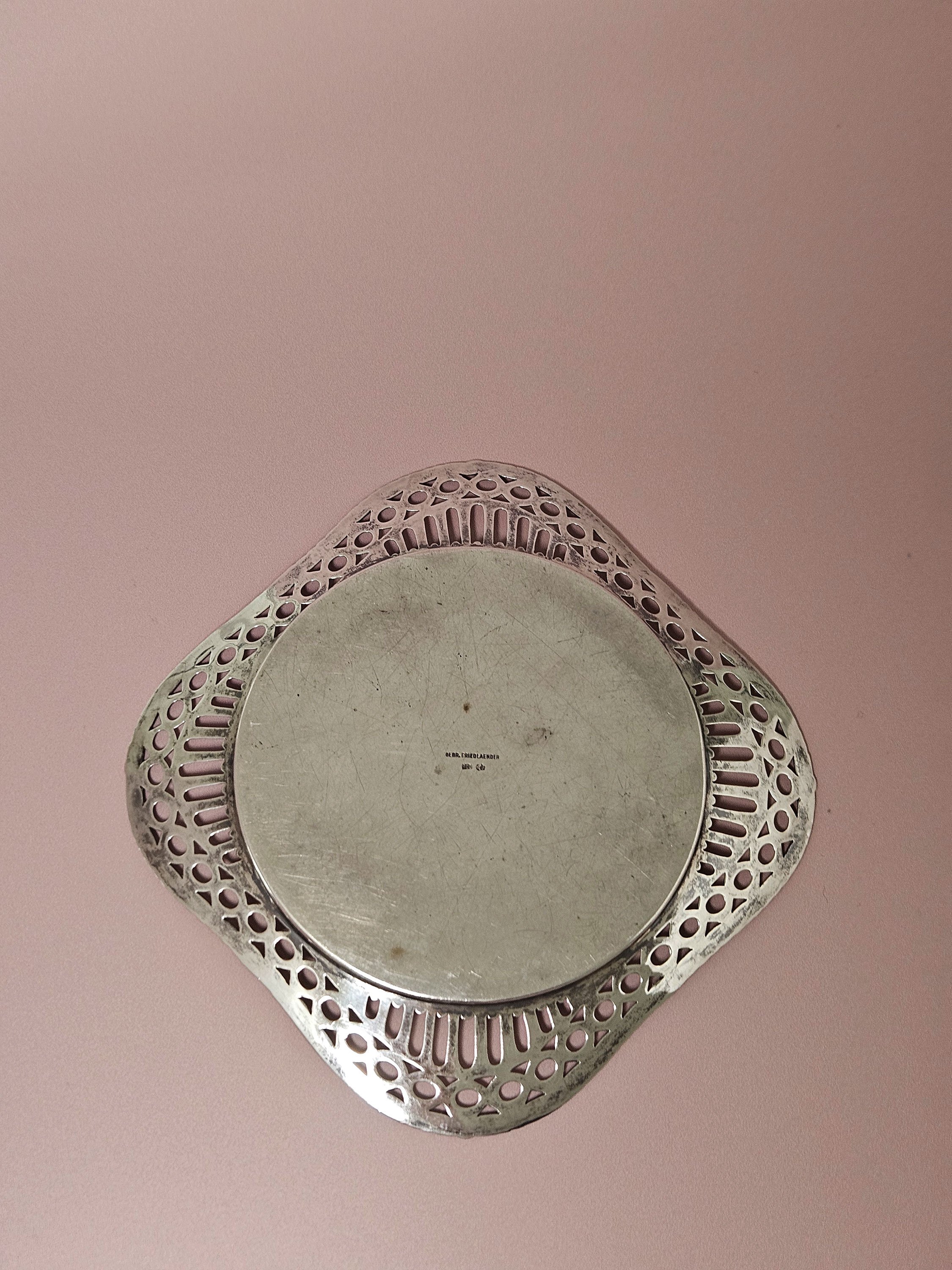 Apartment_10_Trinket_Plate_04.jpg