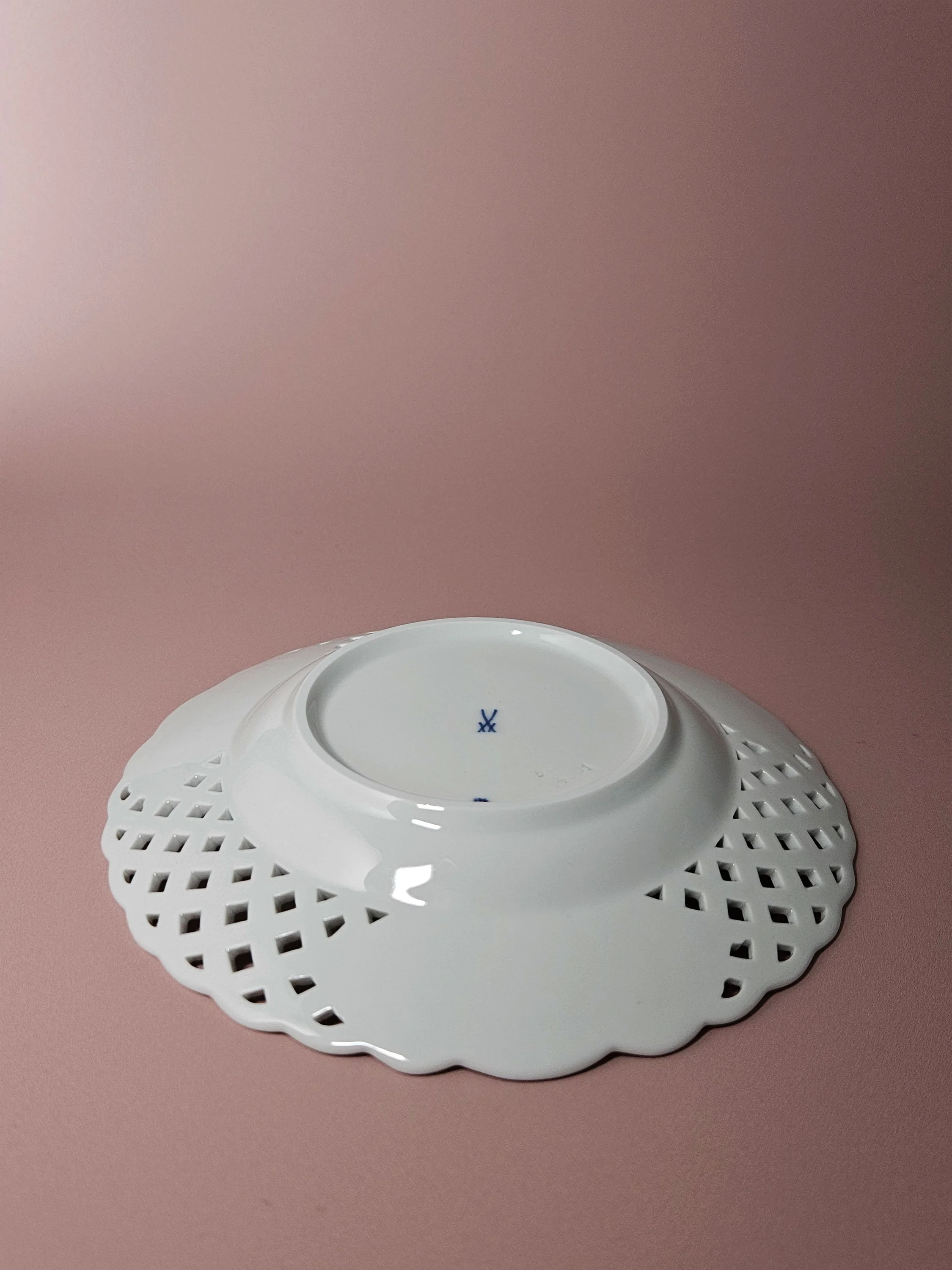 Apartment_No_10_Meisen_Plate_01.jpg