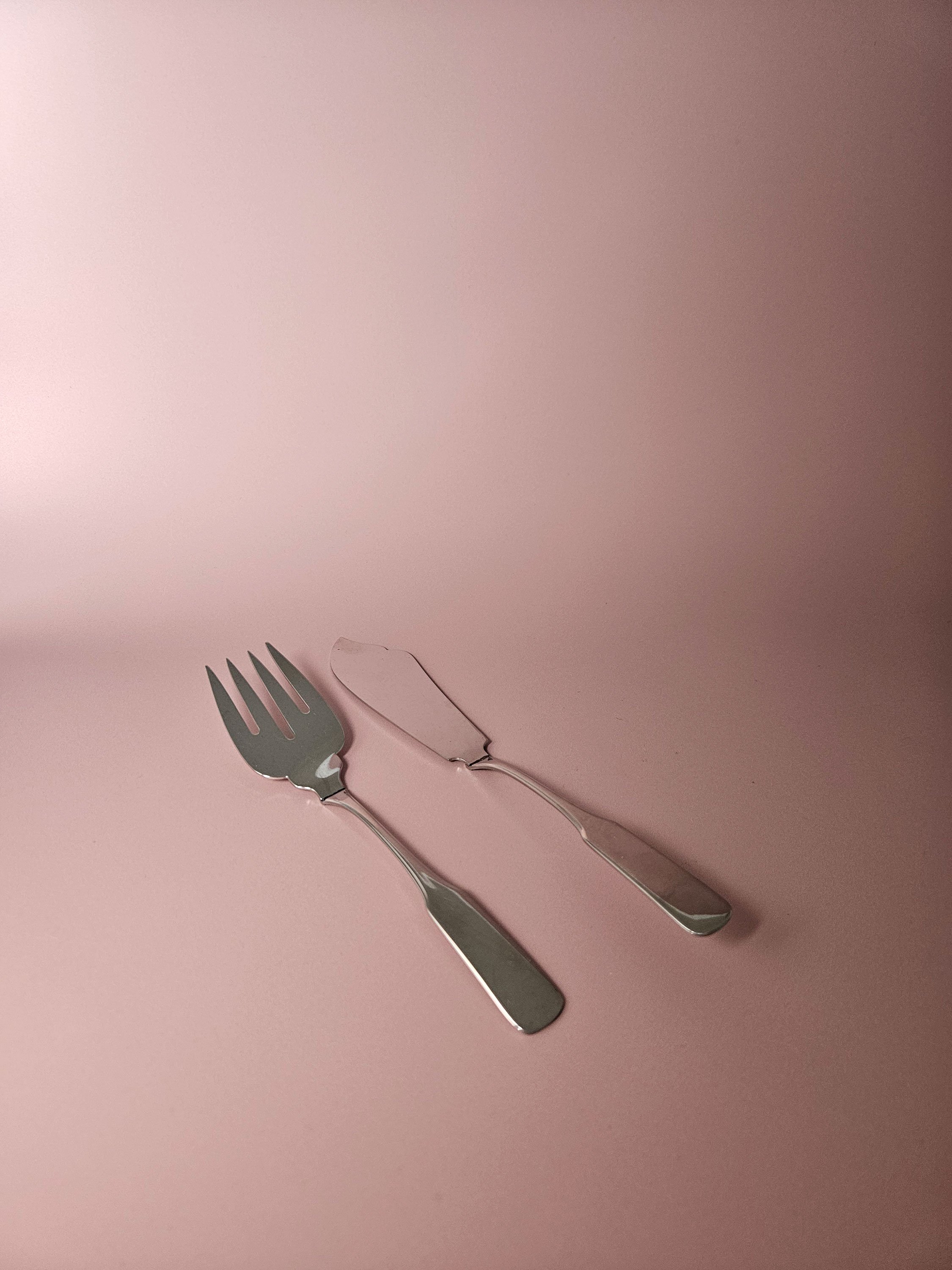 Apartment_No_10_Fish_Cutlery_01.jpg