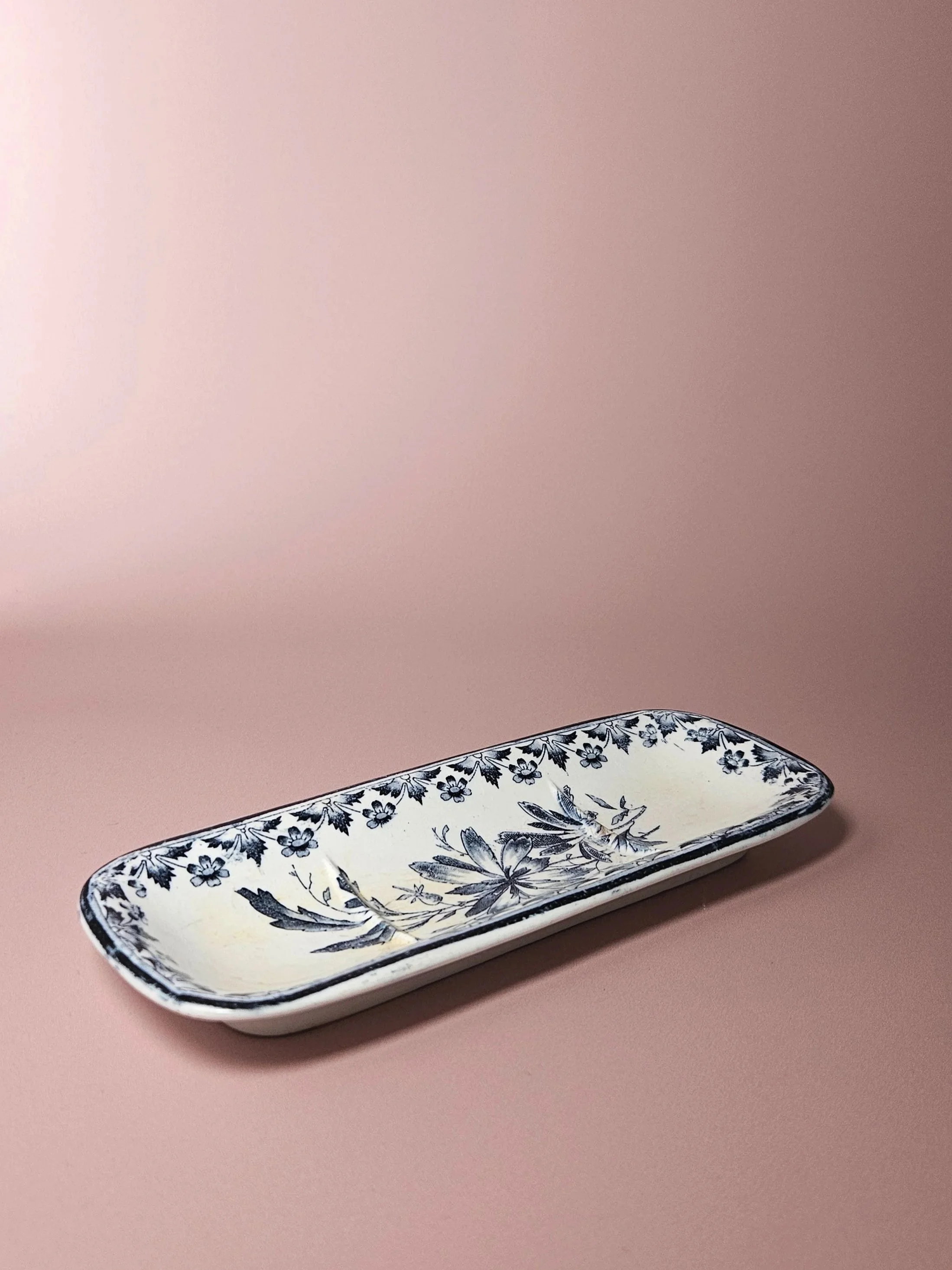 Apartment_No_10_Floral_Porcelain_Tray_04.jpg