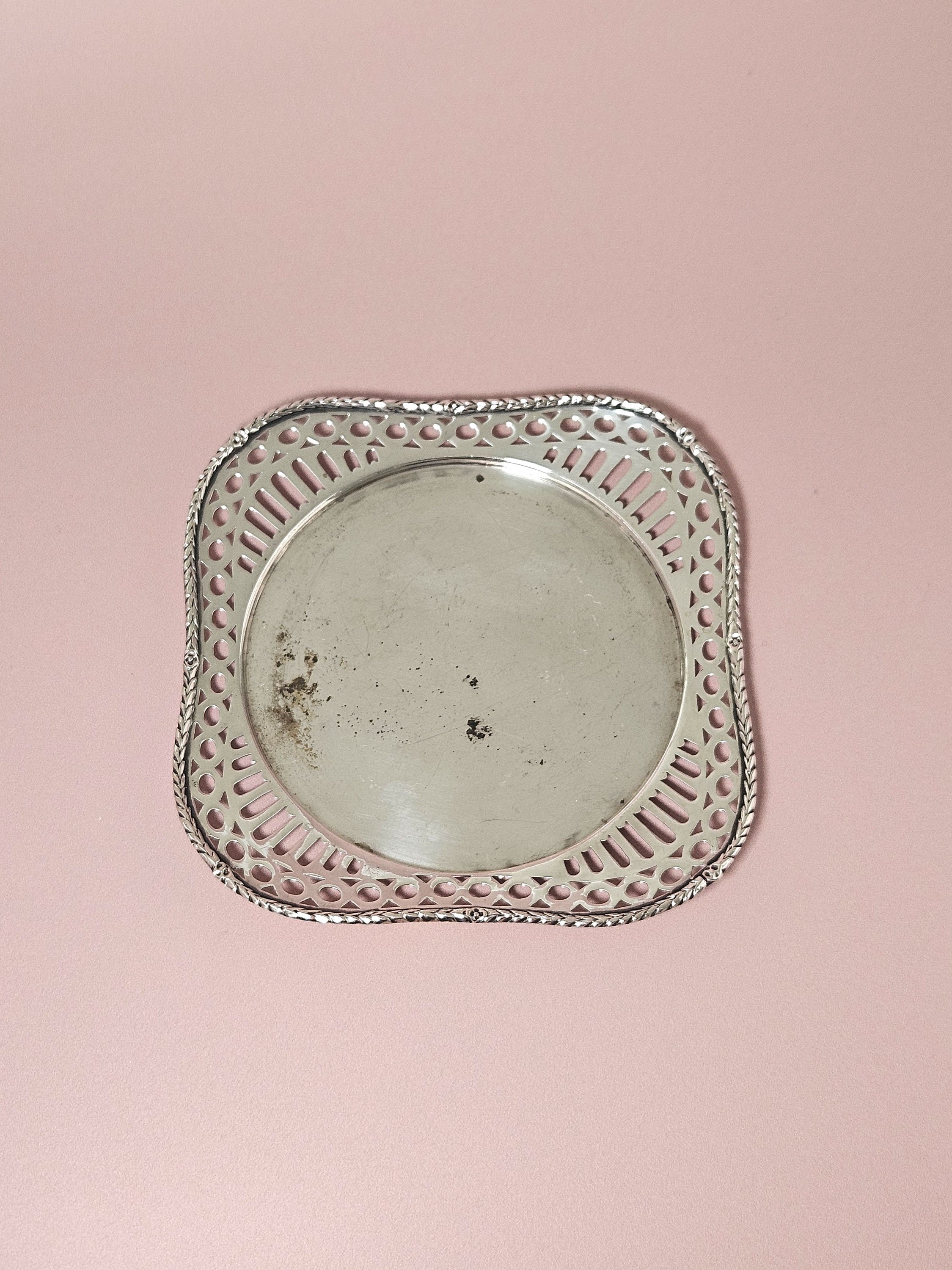 Apartment_10_Trinket_Plate_07.jpg