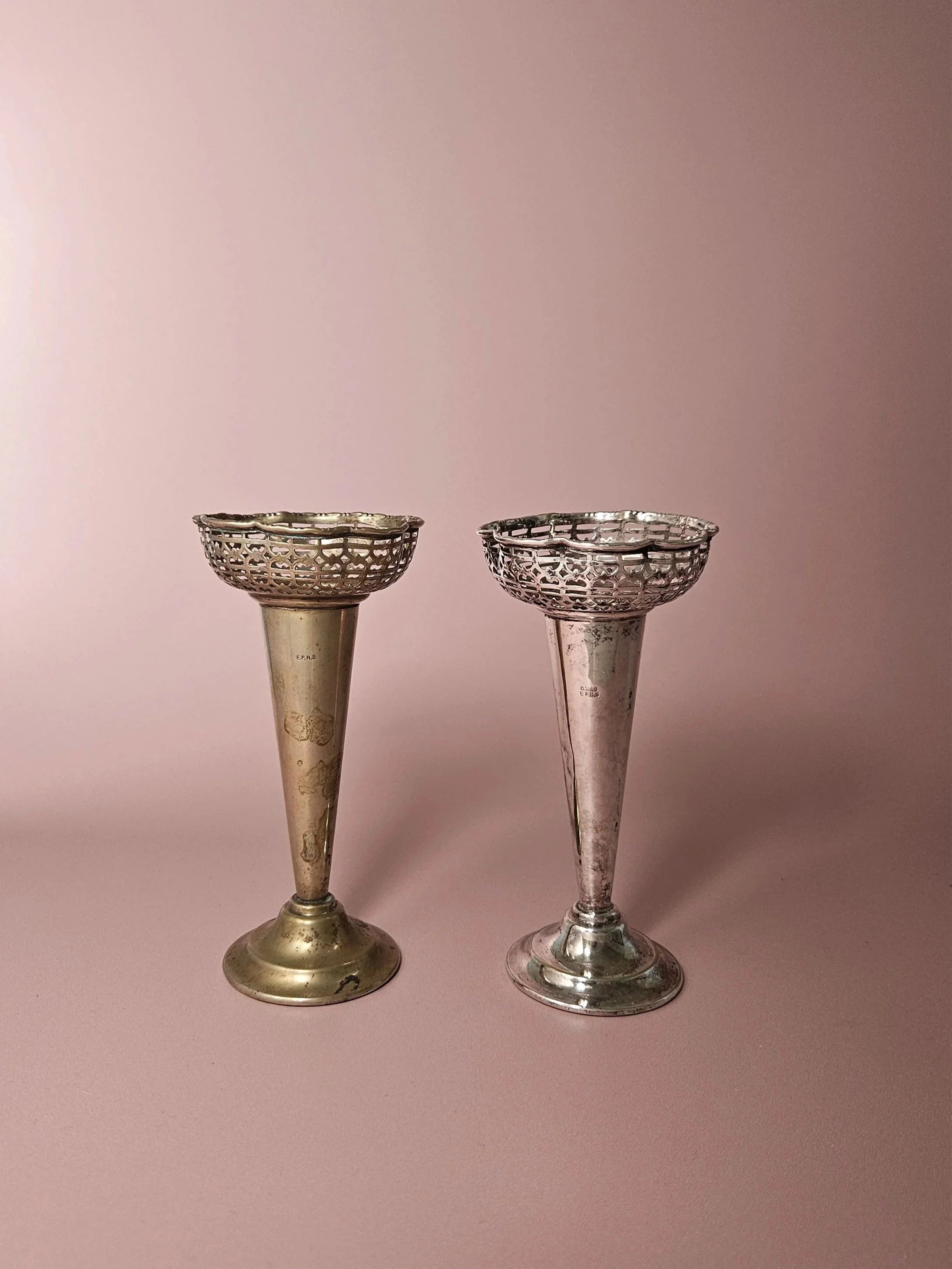Apartment_10_Silver_Bronze_Vase_05.jpg