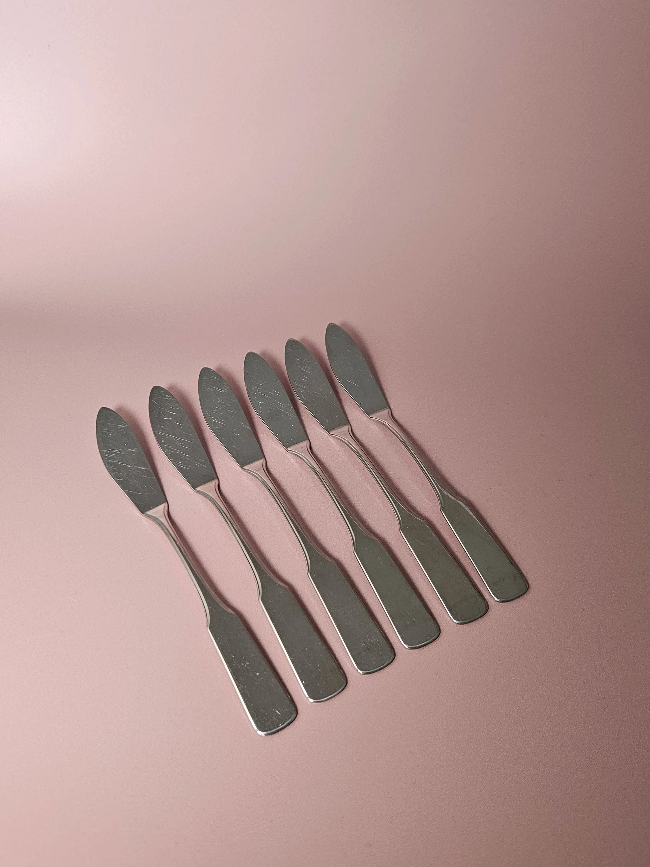 Apartment_No_10_Fish_Cutlery_03.jpg