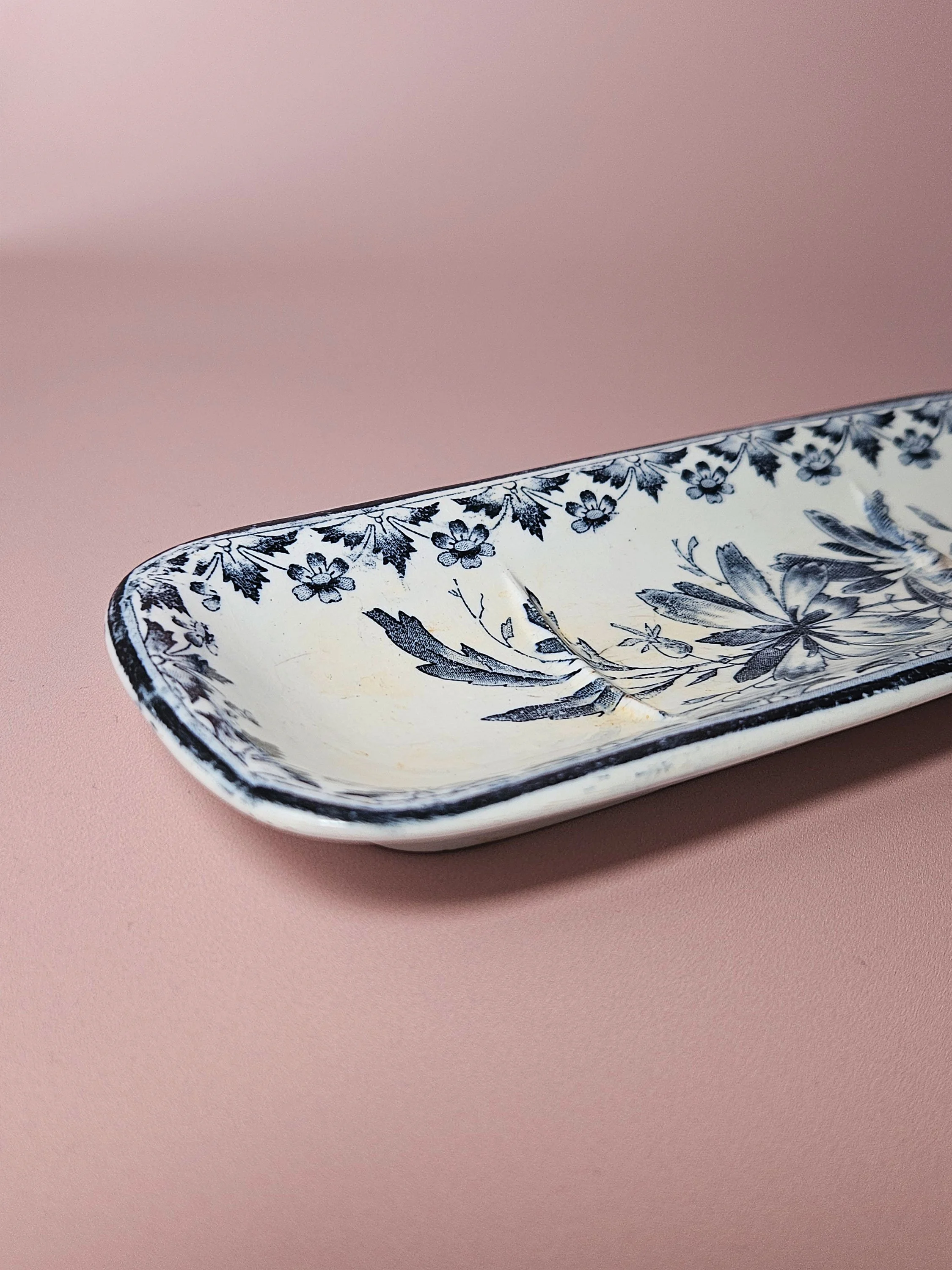 Apartment_No_10_Floral_Porcelain_Tray_03.jpg
