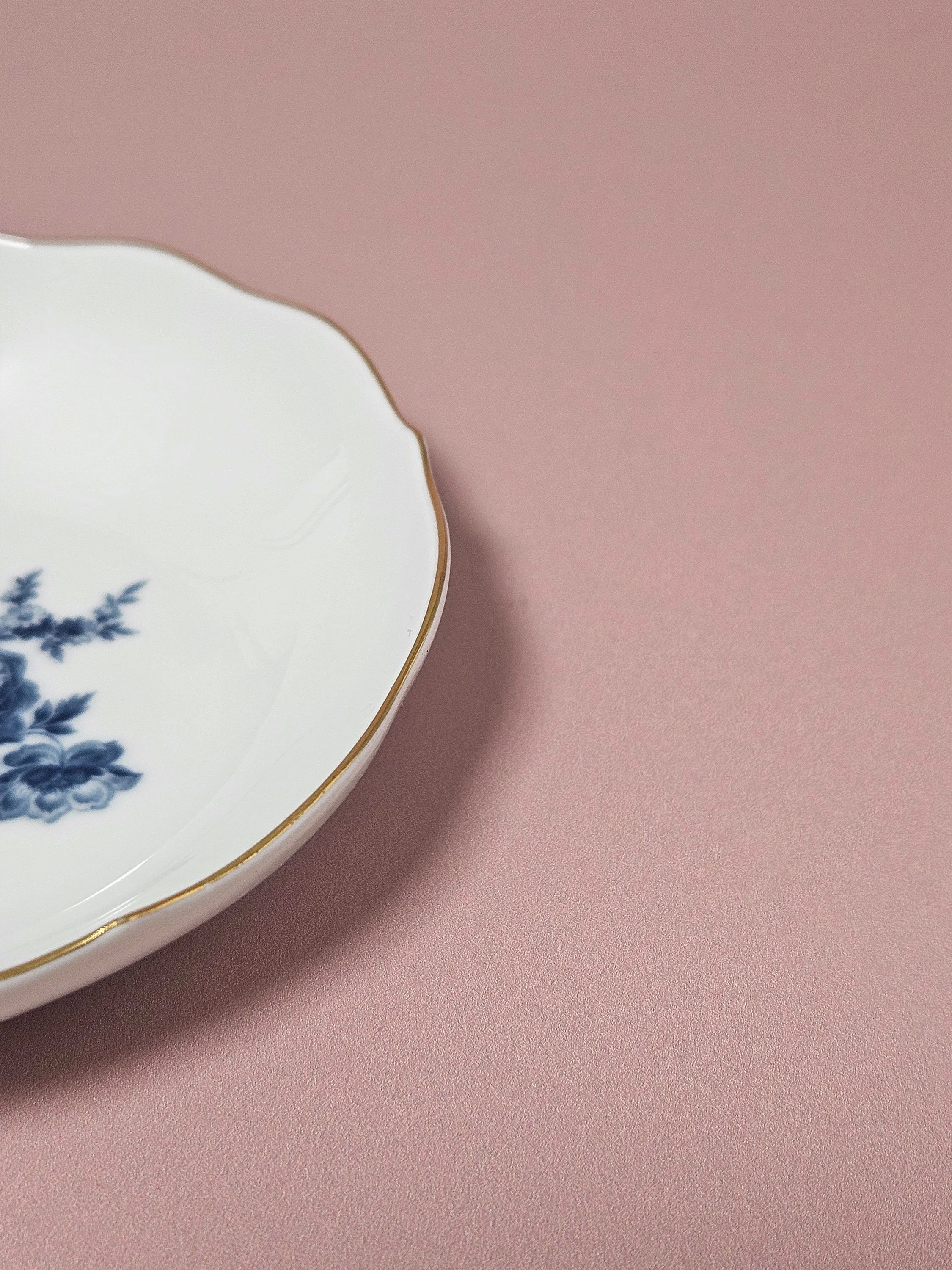 Apartment_No_10_Meisen_Trinket_Dish_02.jpg